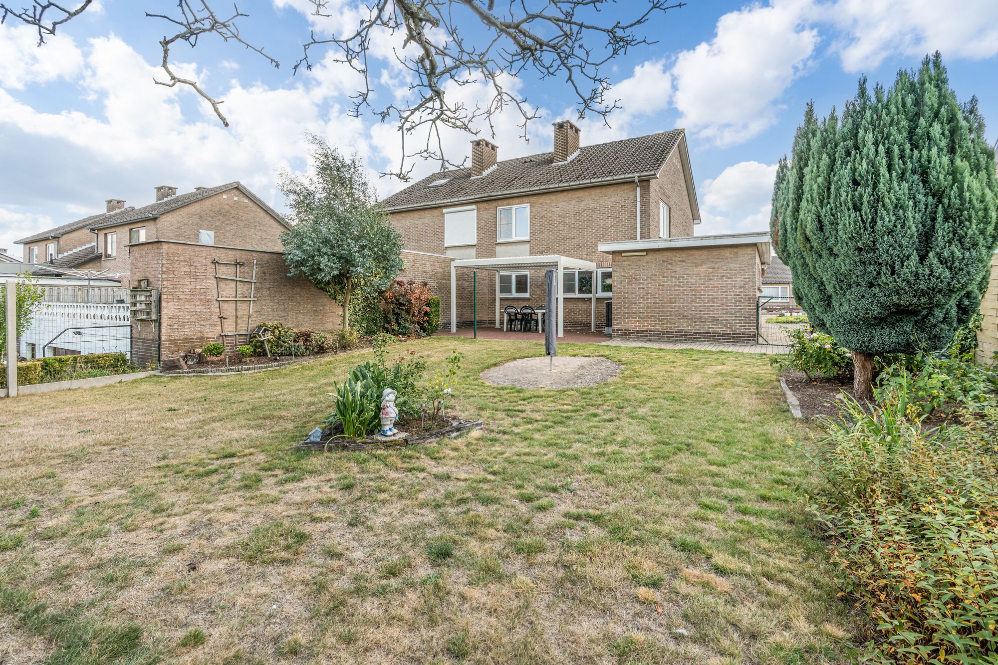 Charmante starterswoning voor € 287.000 foto {{pictureIndex}}