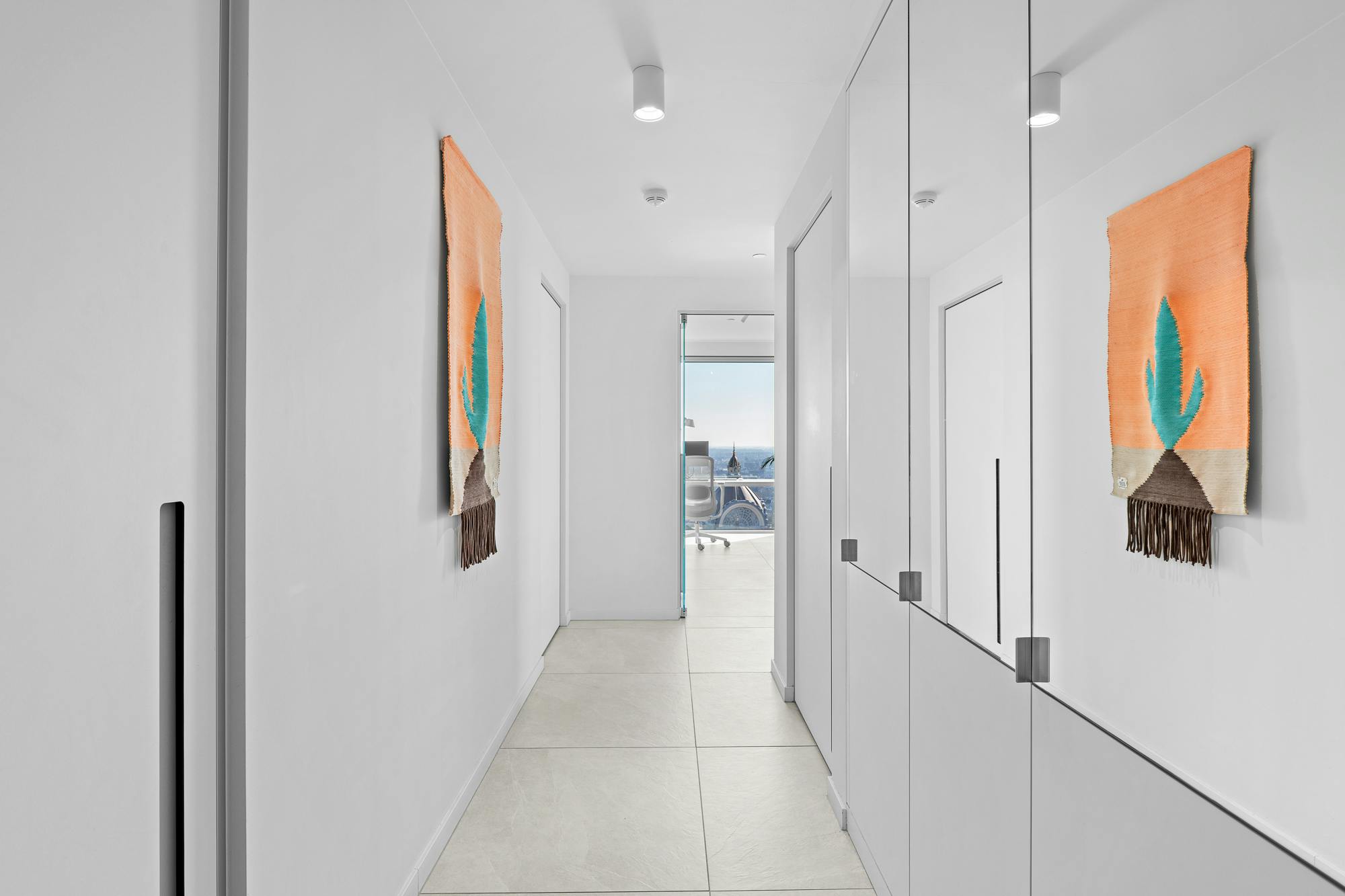 Exclusief wonen met panoramisch uitzicht in de Antwerp Tower foto 18
