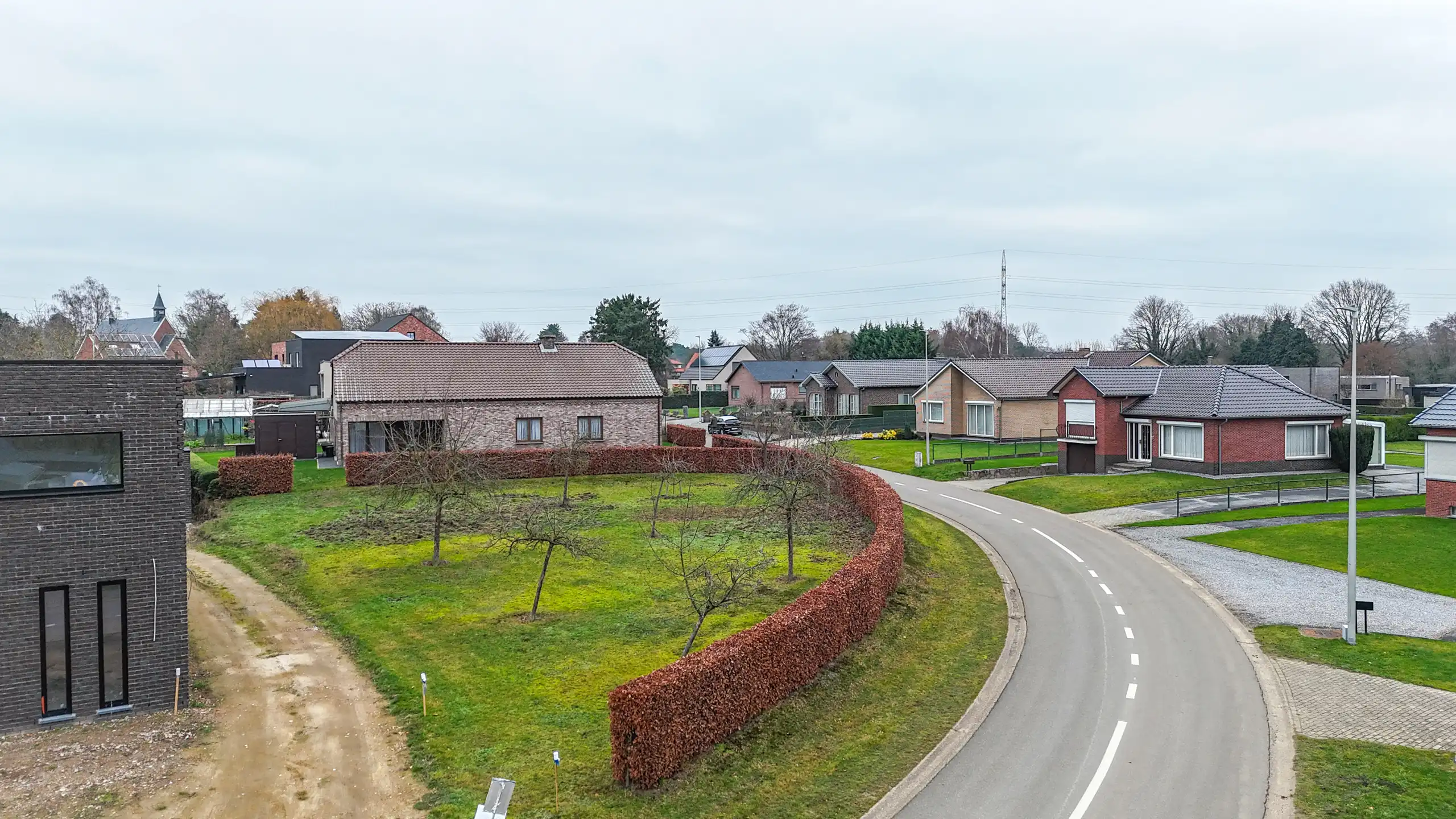 Mooi hoekperceel van 6.73 are voor open bebouwing! foto 6