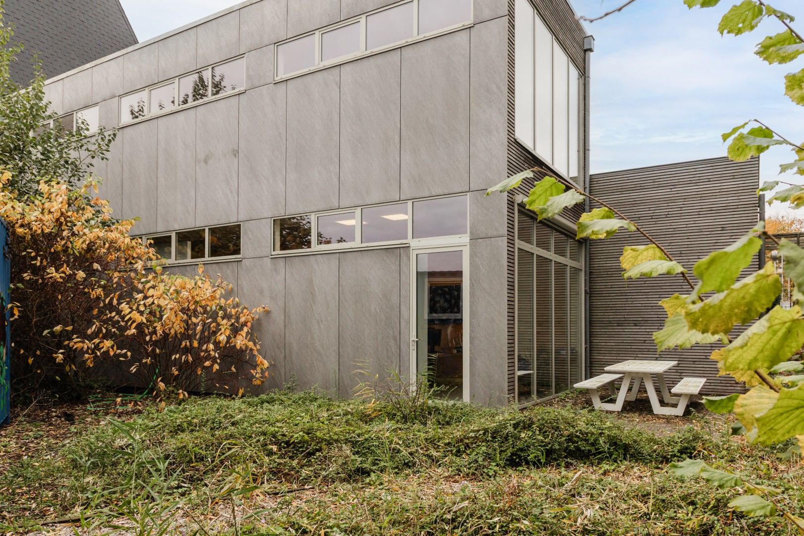 HIGH-END KANTOOR TUSSEN BRUSSEL EN GENT  foto {{pictureIndex}}