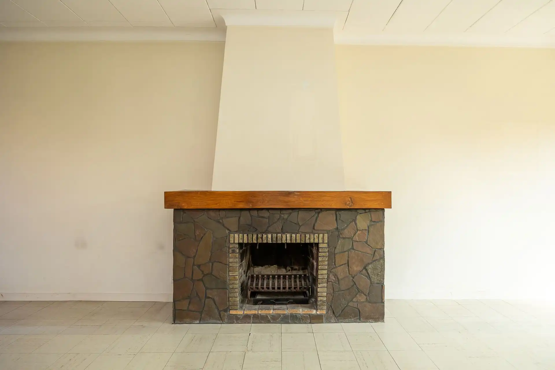 Ruime halfopen bebouwing met 5 slaapkamers, garage en zonnige tuin op toplocatie! foto 10