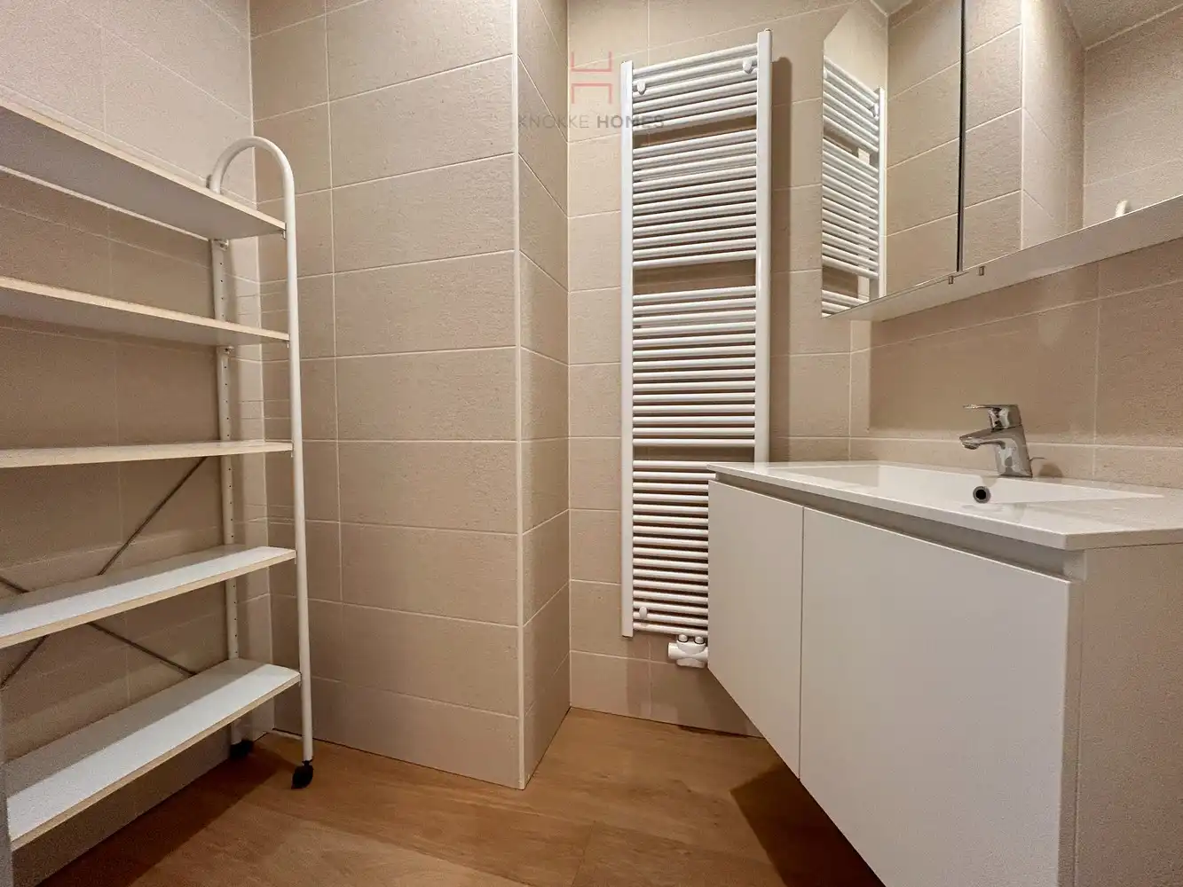 Zeer ruim en lichtrijk appartement met zijdelings zeezicht in Duinbergen foto 13