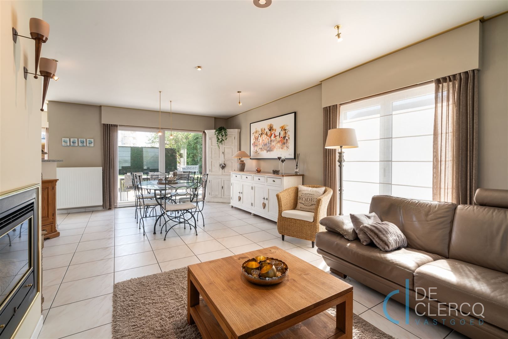Vrijstaande woning met prachtige lounge en tuin te koop!  foto 3