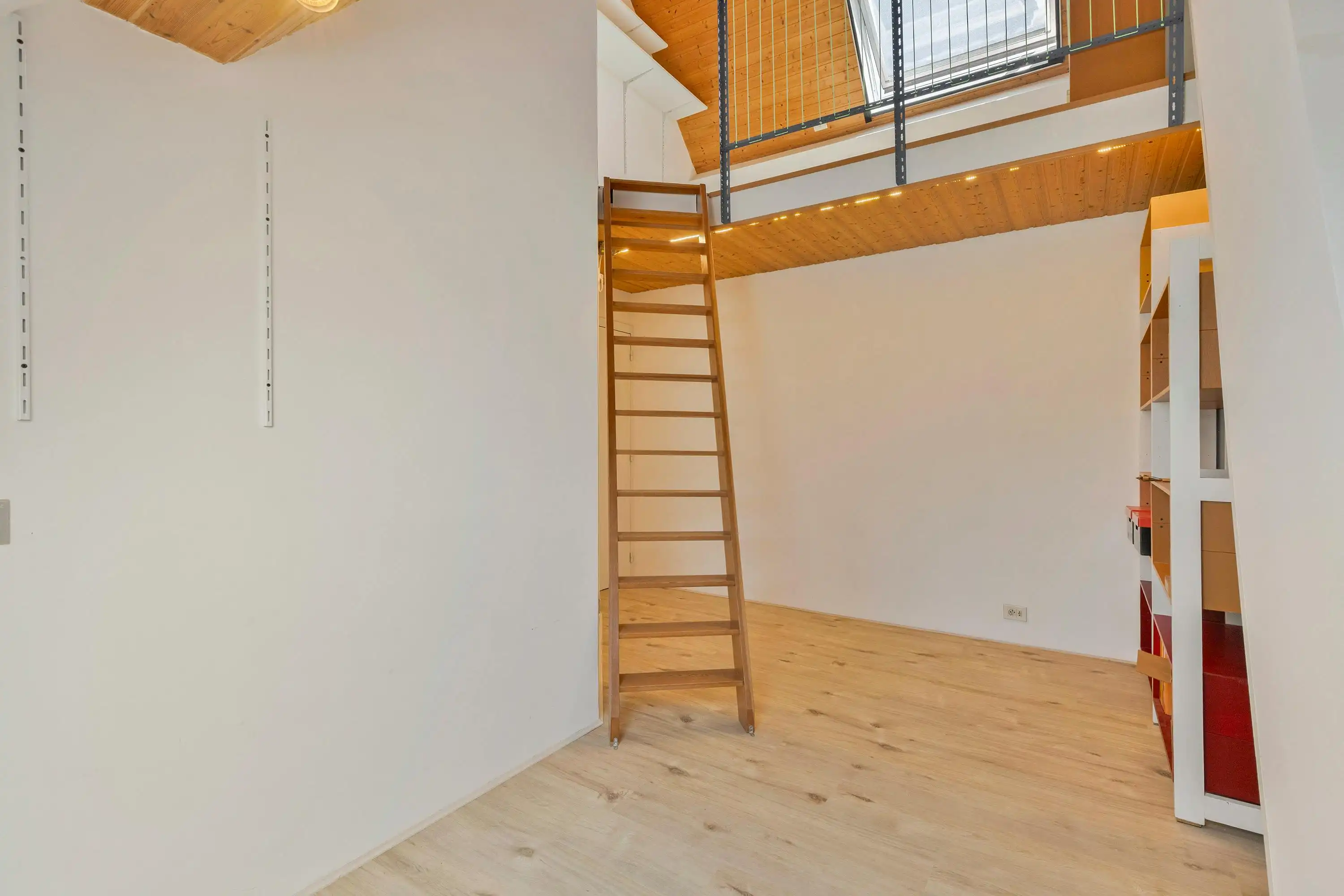 Karaktervol herenhuis te koop in hartje Brugge foto 11