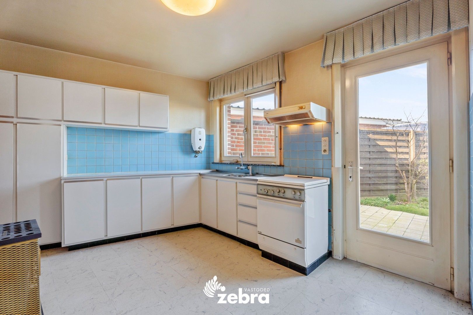 Te renoveren HOB in het centrum van Izegem! foto 9