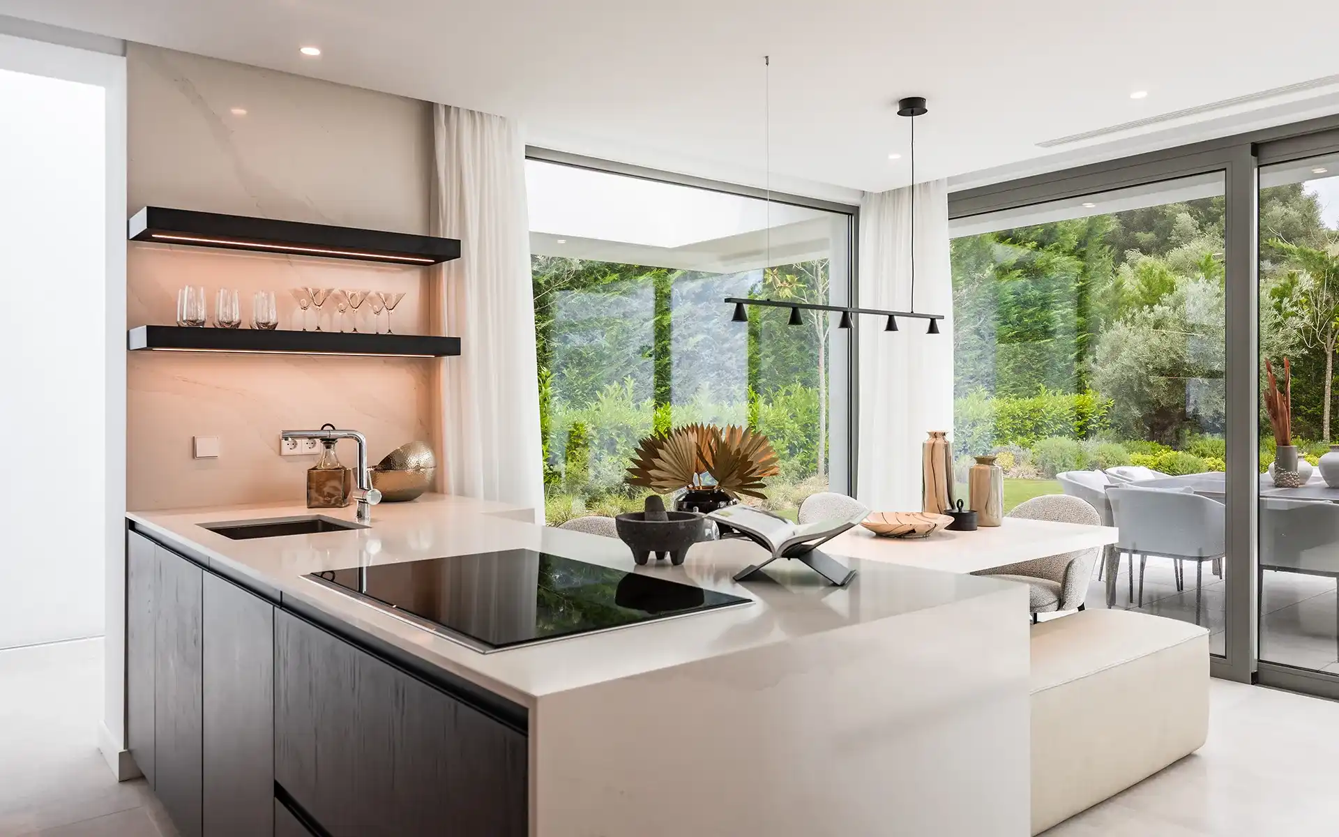 Moderne designvilla in El Paraíso op de New Golden Mile van Marbella foto 9