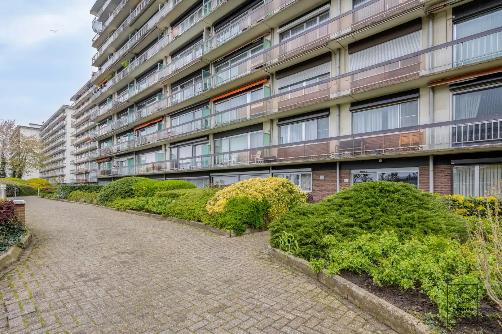 Ruim appartement met 3 slpk en schitterende tuin te Merksem! foto 17