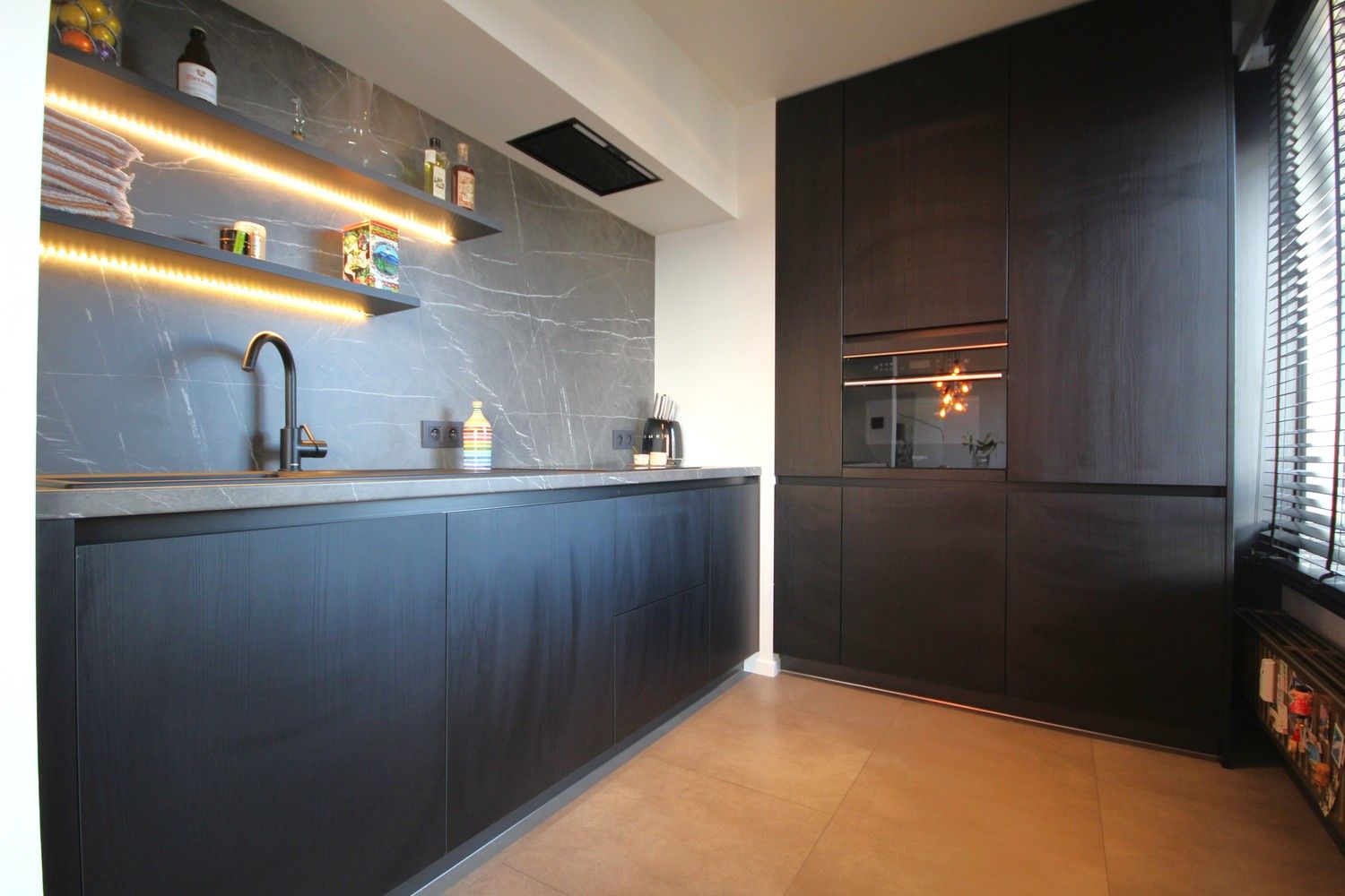 Vernieuwd appartement met 2 slaapkamers, garage en kelder in het centrum foto 15