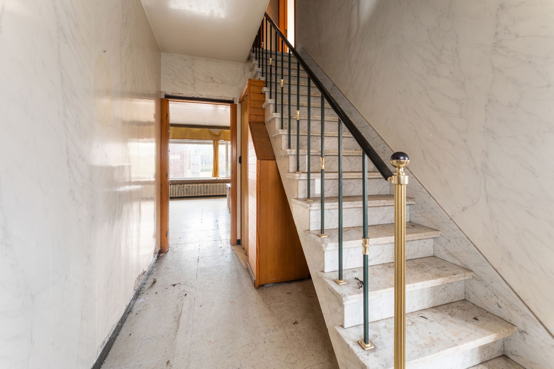 Te renoveren woning met 4 slaapkamers en garage op 432 m² foto 11