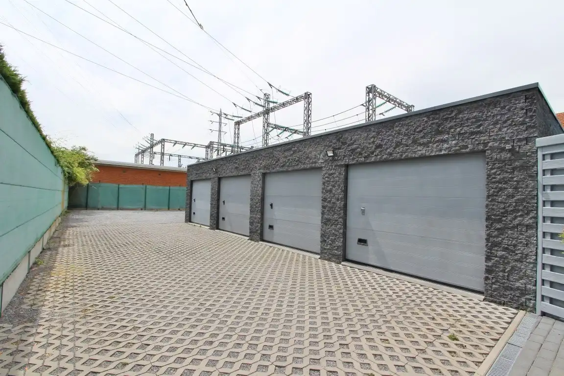 Rustig gelegen duplex appartement, met garage en extra staanplaats op wandelafstand van het centrum van Sint-Truiden. foto 30