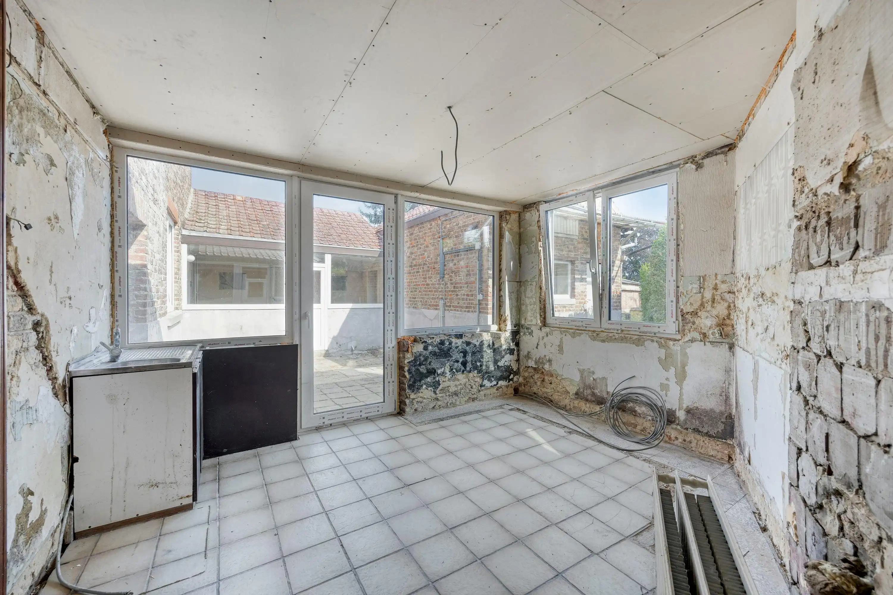 Huis met 5 slaapkamers en loods te koop in Sint-Truiden foto 8