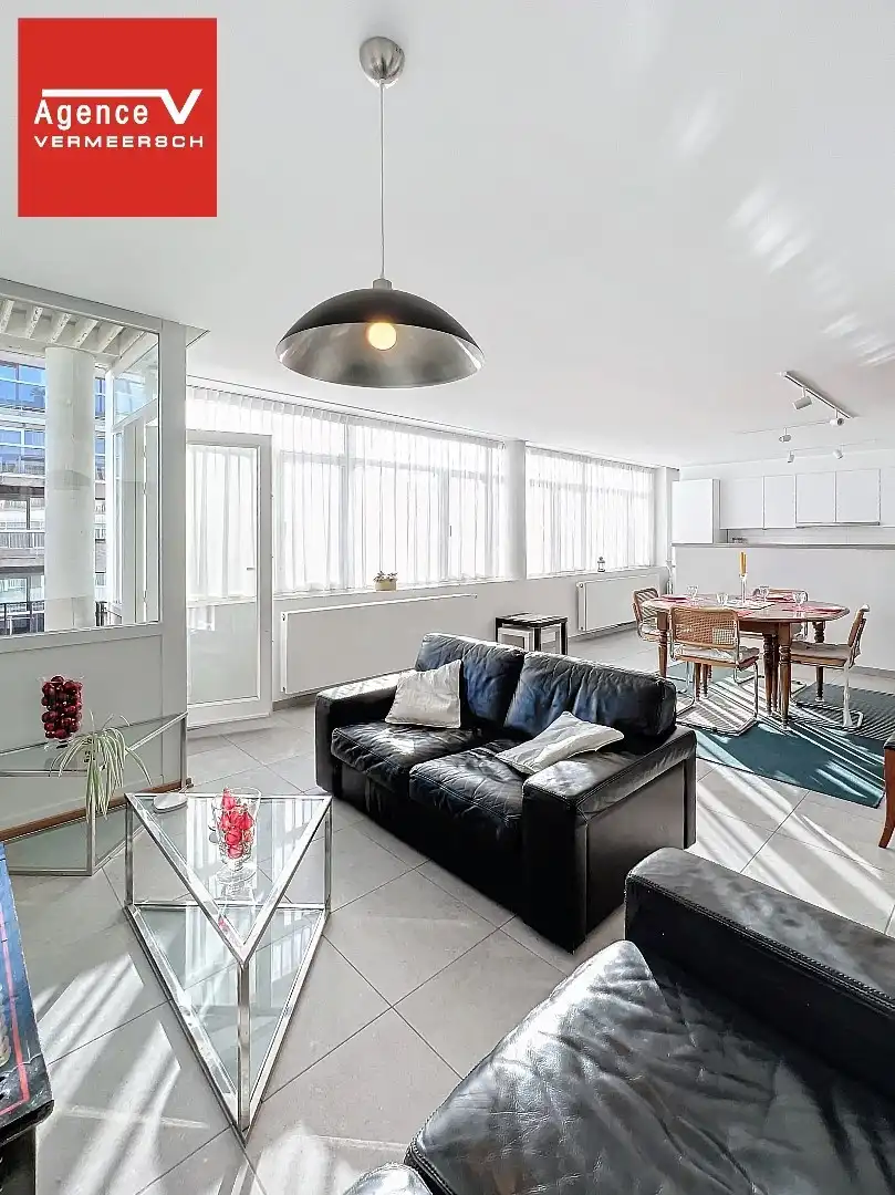 Ruim en lichtrijk GEMEUBILEERD  2-slkr appartement (117m²)gelegen op 50m van Zeedijk!  foto 2