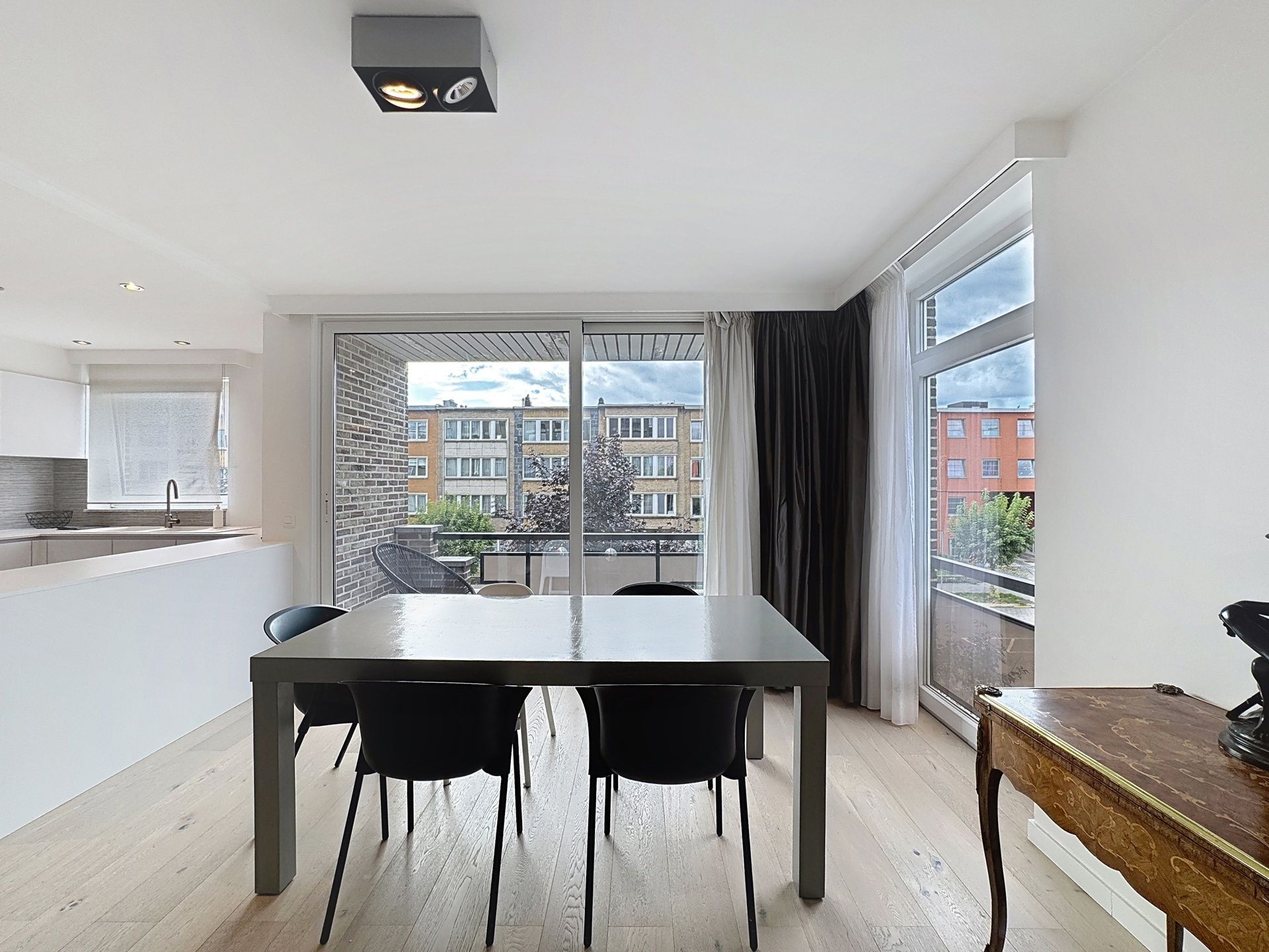 Appartement 3 slpk. met 2 terrassen, kelder en parking foto 7
