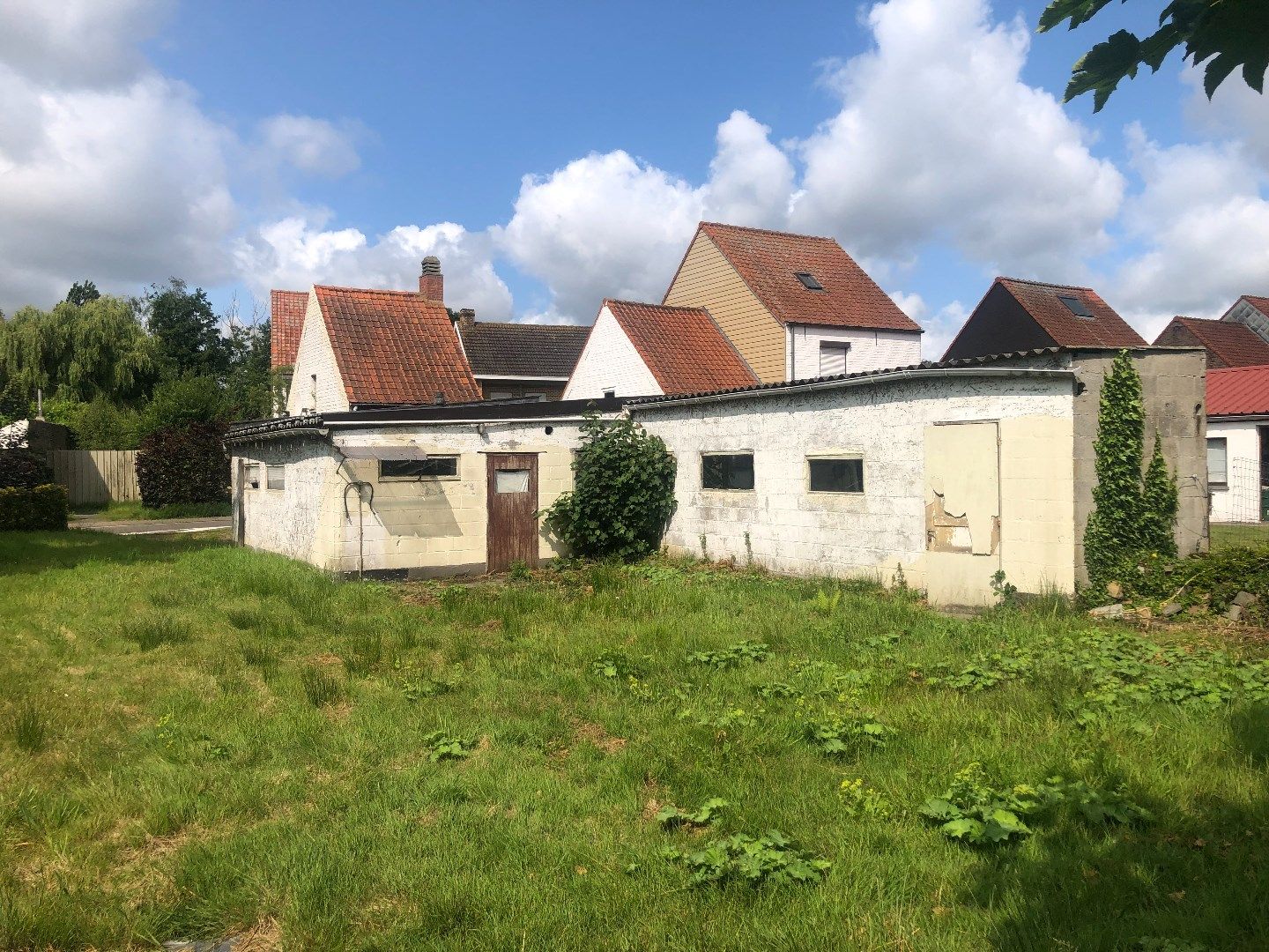 Renovatieproject met potentieel – 6a 20ca in Residentiële Ligging foto 2
