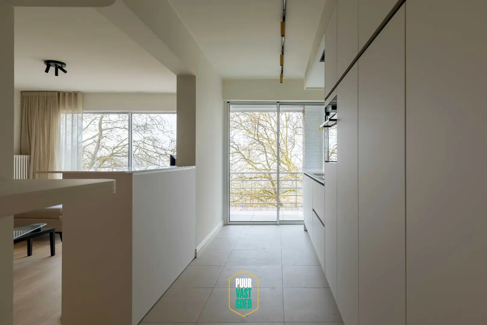 Ruim gerenoveerd en gemeubeld appartement voor tijdelijke verhuur foto 4