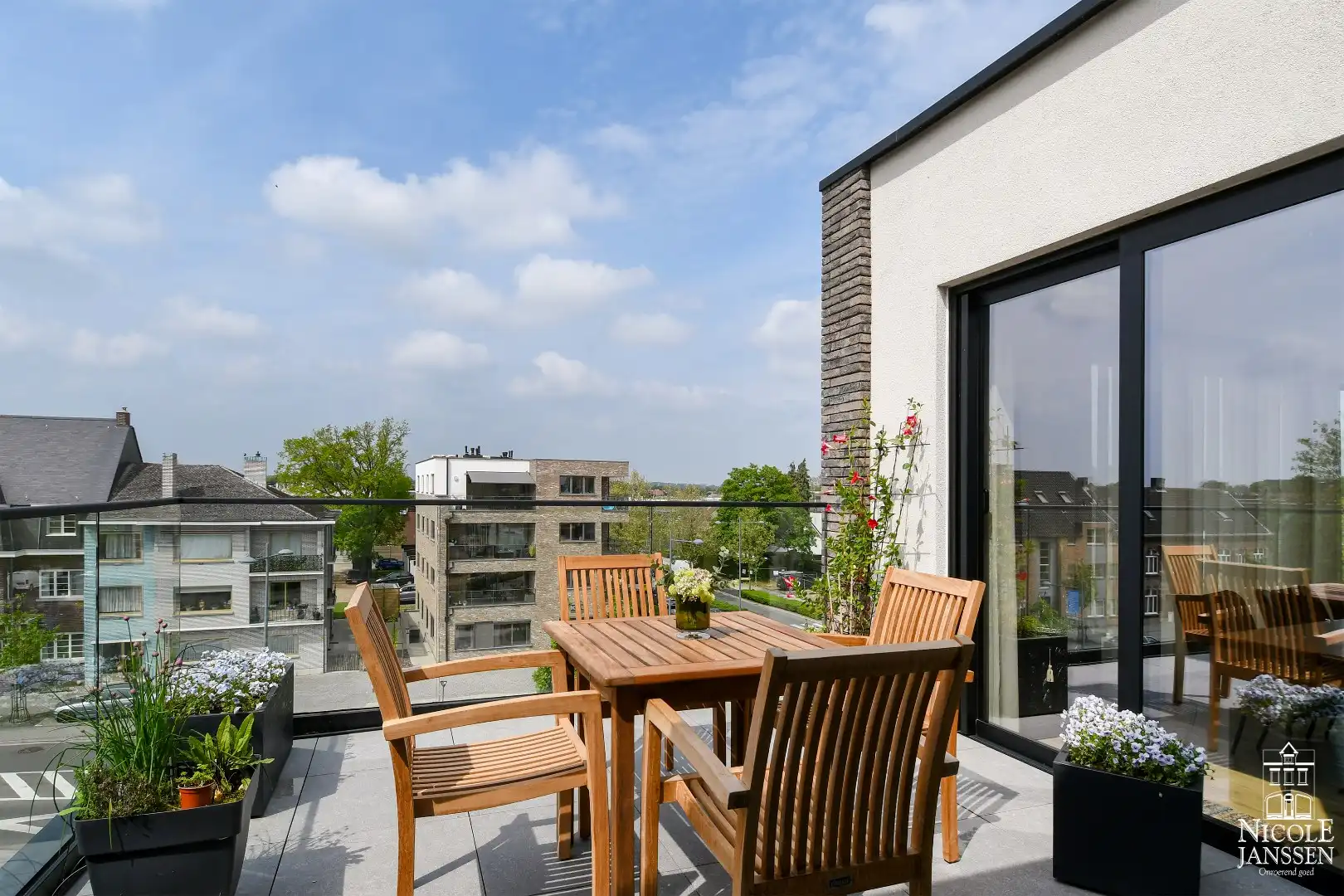 Royaal penthouse met twee slaapkamers, twee terrassen en drie autostandplaatsen foto 13