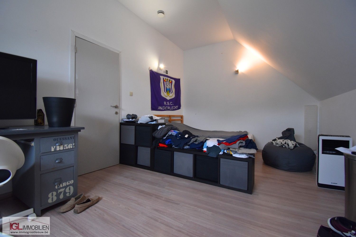 Volledig gerenoveerde en smaakvol ingerichte hoeve met uitzicht op de Pajotse velden foto 13