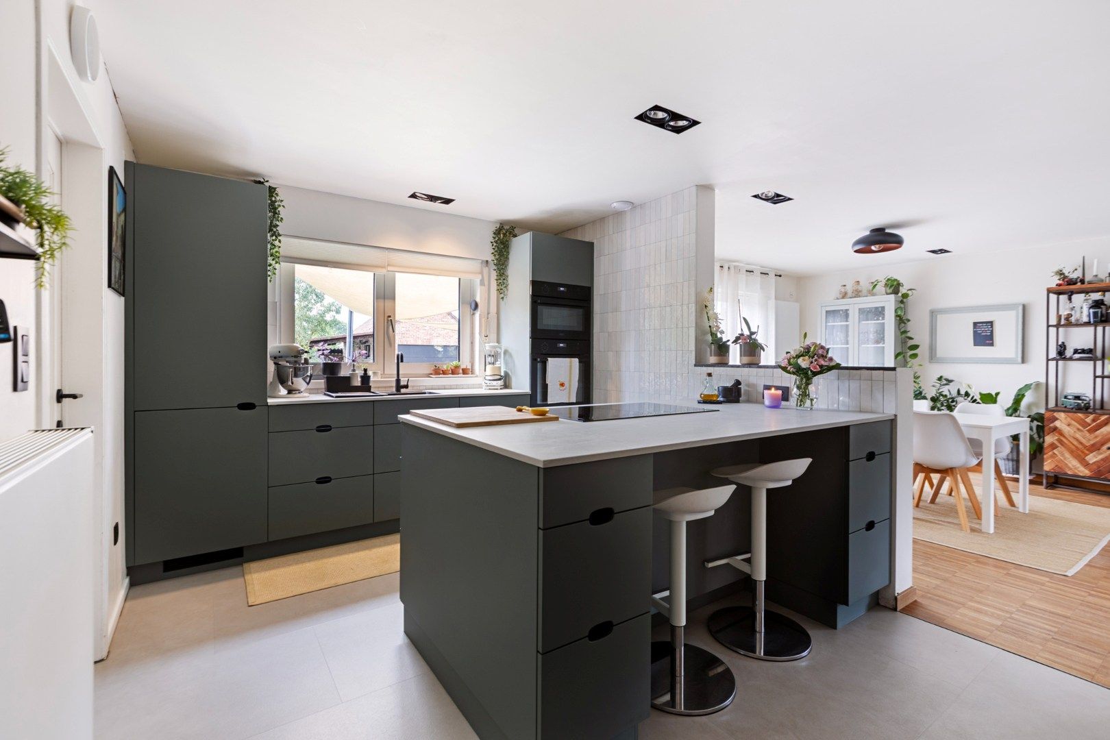 Charmante woning met 4 slpks en verwarmd zwembad op een zonnig perceel van 942 m² !  foto 7