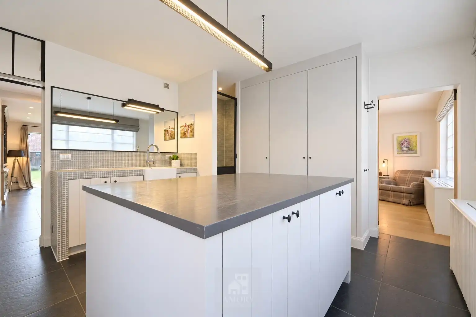 Hoogwaardig gerenoveerde villa op ruim perceel met uniek bijgebouw foto 20