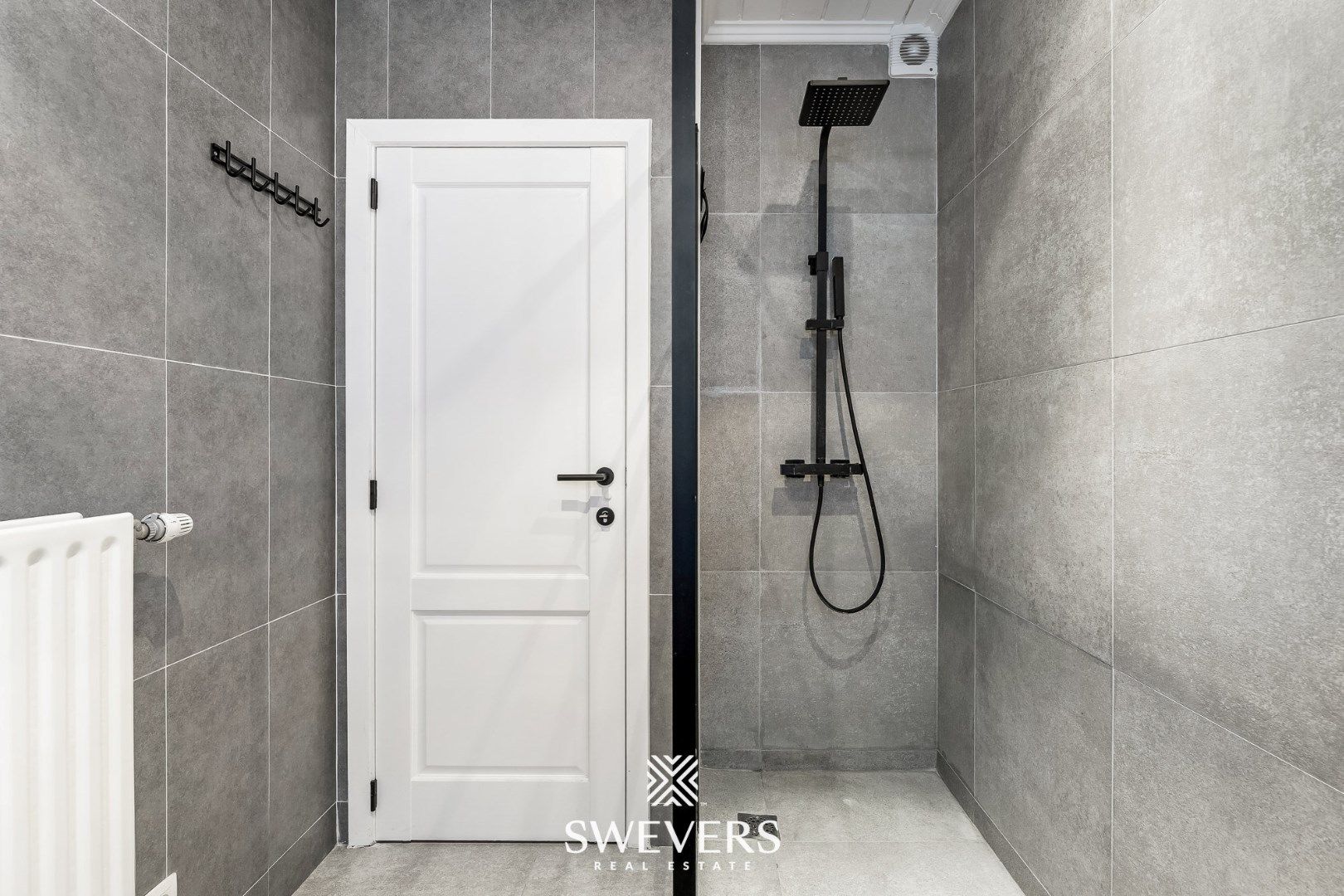 Volledig gerenoveerd appartement van 102 m² met ruim terras en garagebox foto 19