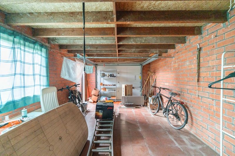 Torhout- Vrijstaande woning met 5 slaapkamers. foto 18