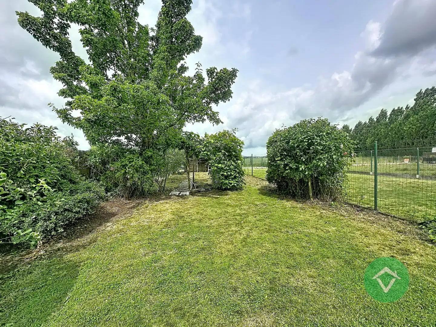 Recente gezinswoning met 3 slaapkamers, garage en landelijk uitzicht te huur in Eernegem foto 20