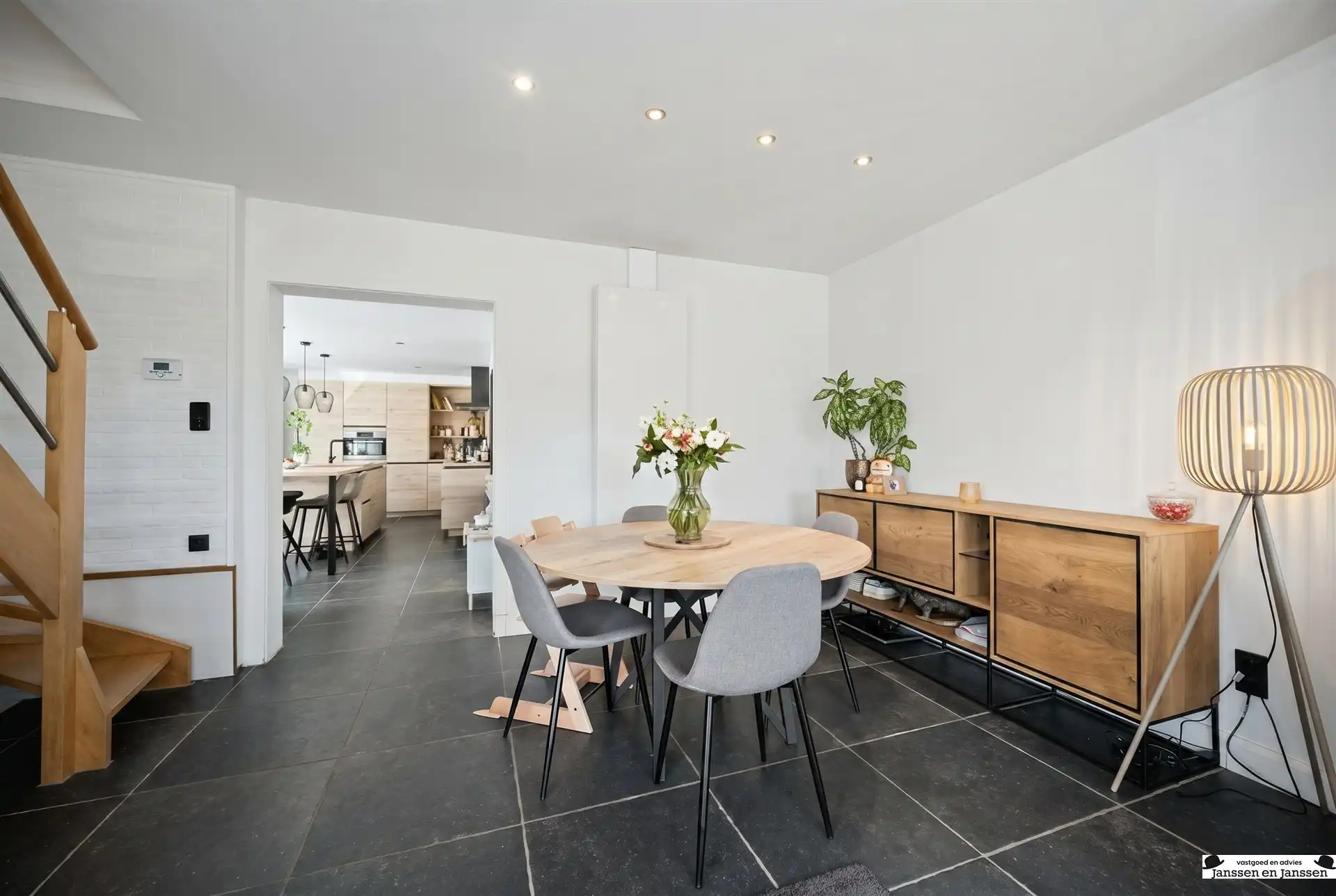 Instapklare gezinswoning met tuin nabij Brugge foto 8