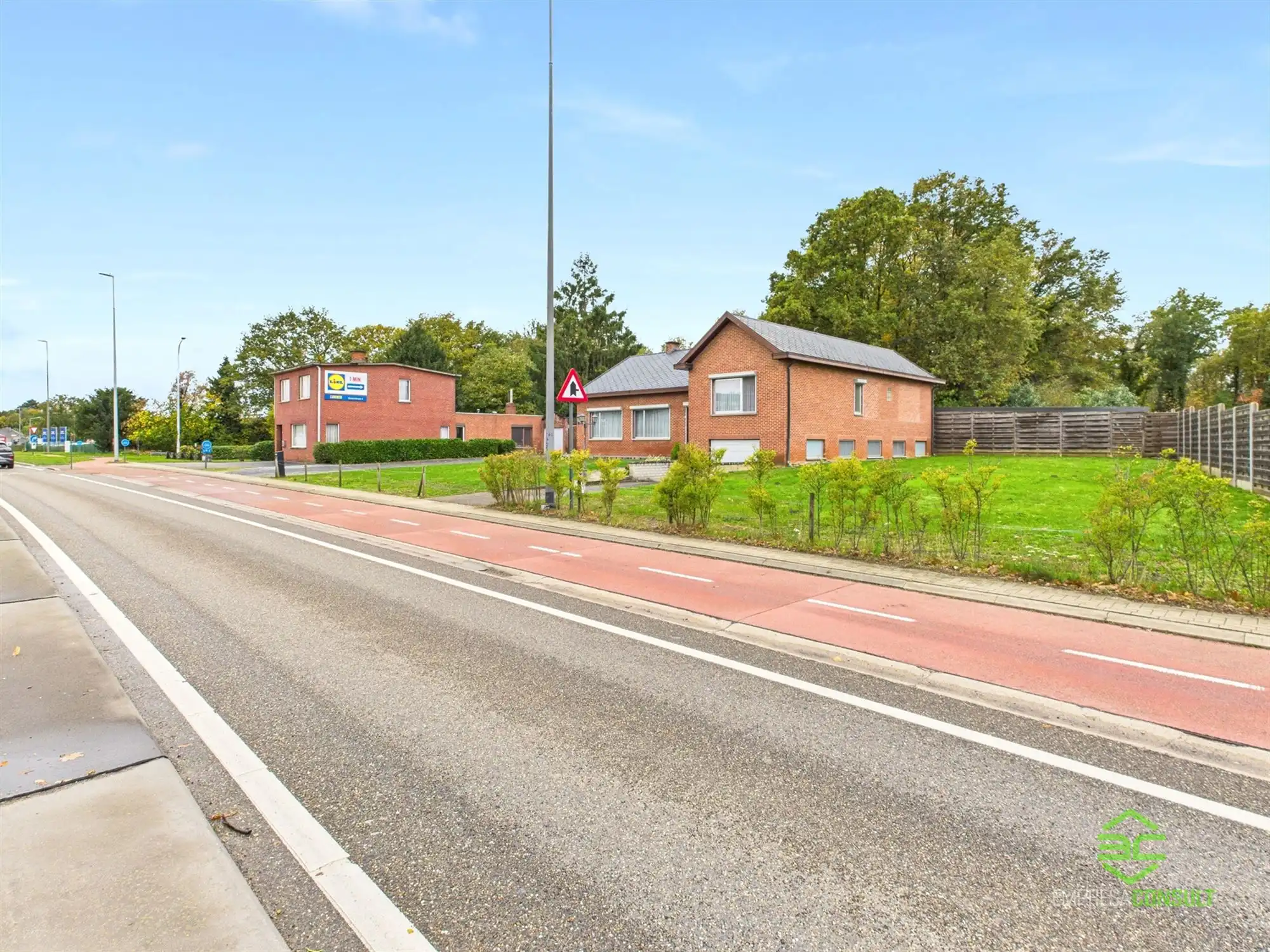 Zeer goed gelegen gezinswoning met 3 slpk! foto 3