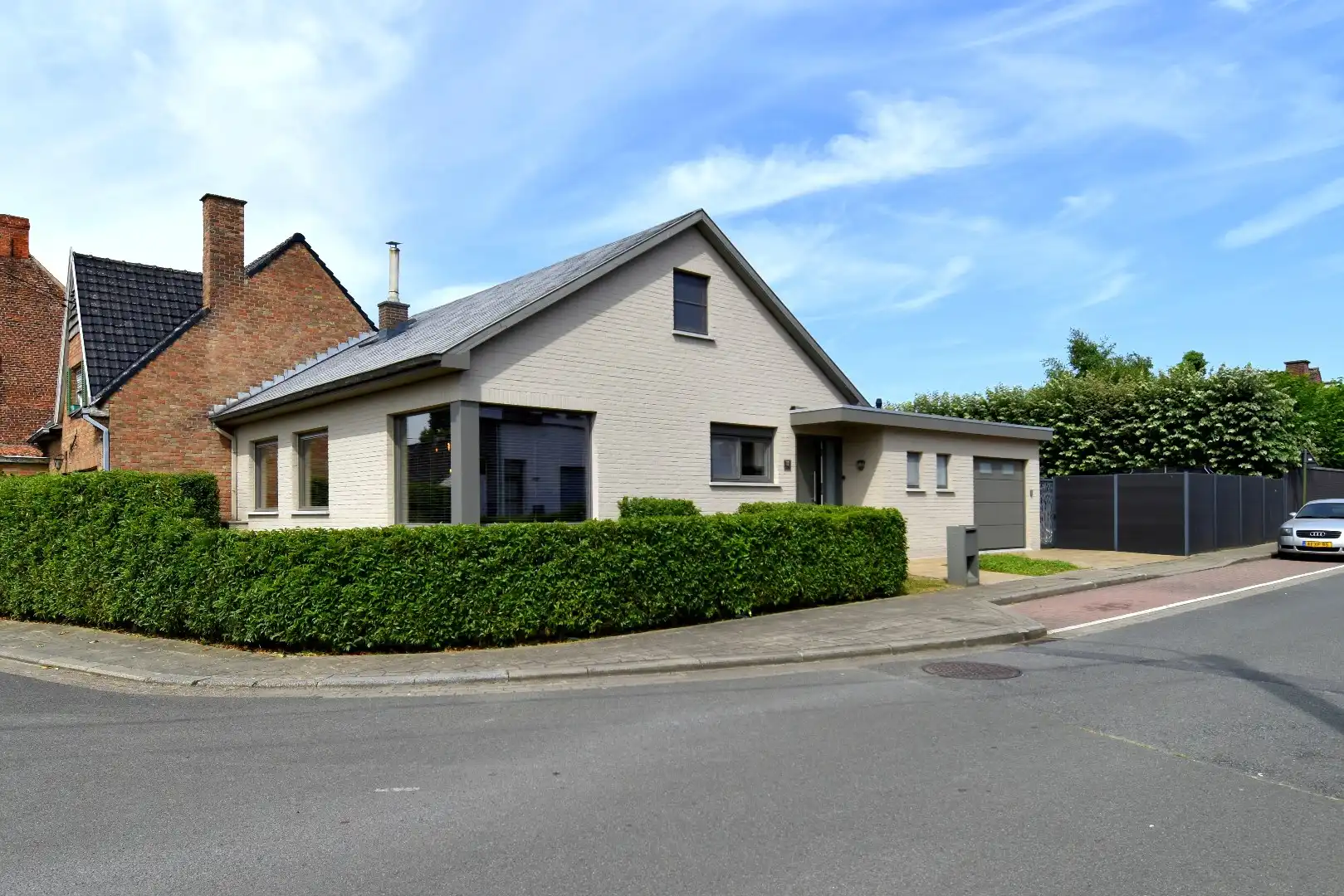 Instapklare woning met 3 slaapkamers, garage en zonnige tuin te koop in Wevelgem foto 24