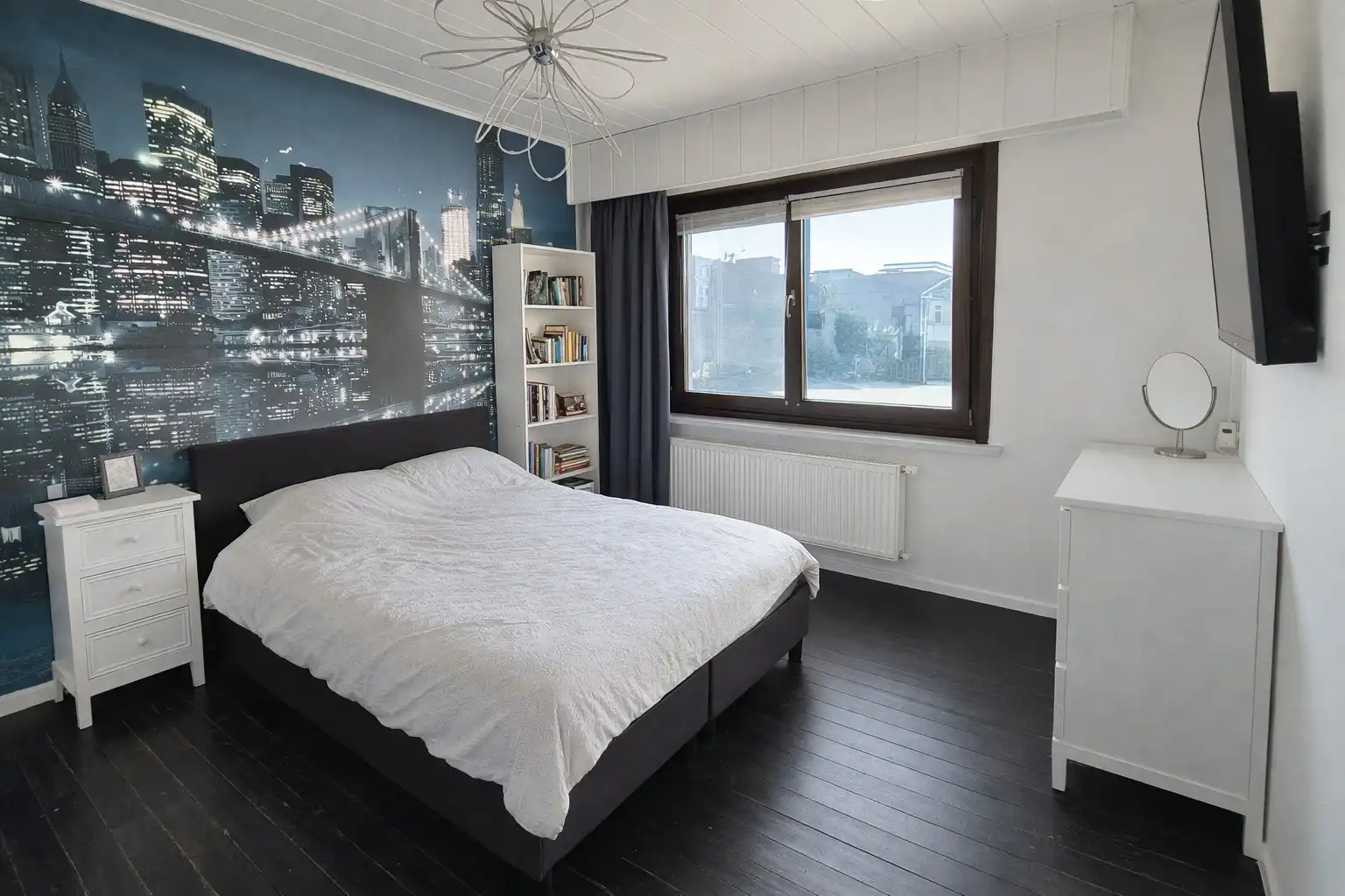 Prachtig gerenoveerde halfopen woning met 4 slaapkamers en garage nabij de Spuikom! foto 9