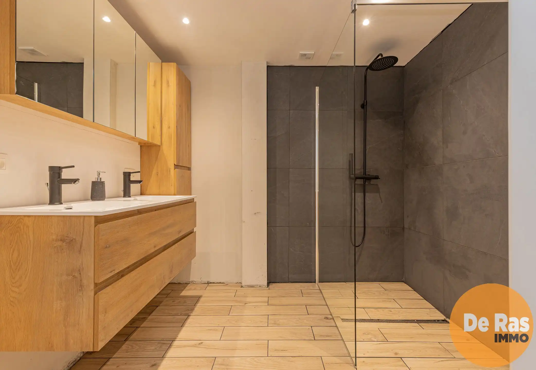 NIEUWERKERKEN - Lichtrijk appartement op 2de verdieping  foto 10