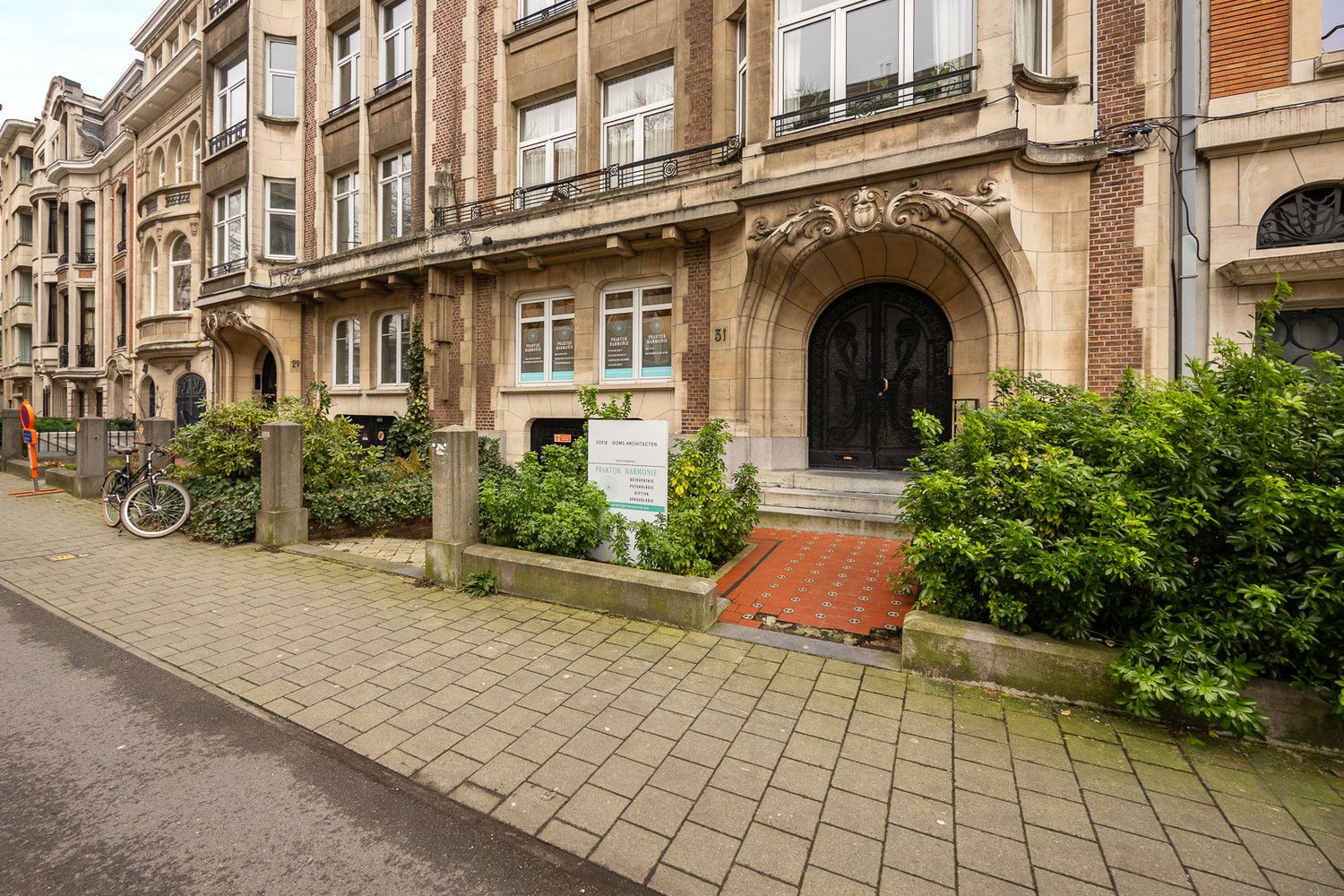 Totaalgerenoveerd art-deco appartement (+/-160m²) met aangenaam terras op de prestigieuze Jan van Rijswijcklaan te Antwerpen (+ optionele ruime garage) foto 3