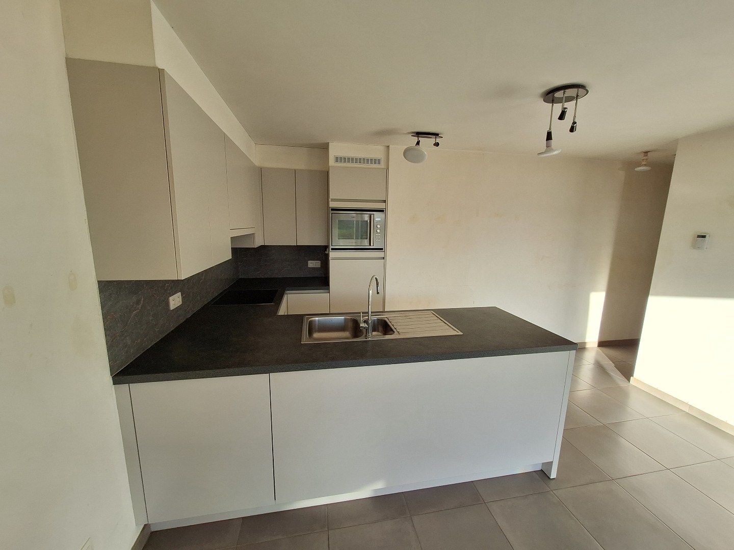 Recent appartement met 1 slaapkamer en private berging foto 2