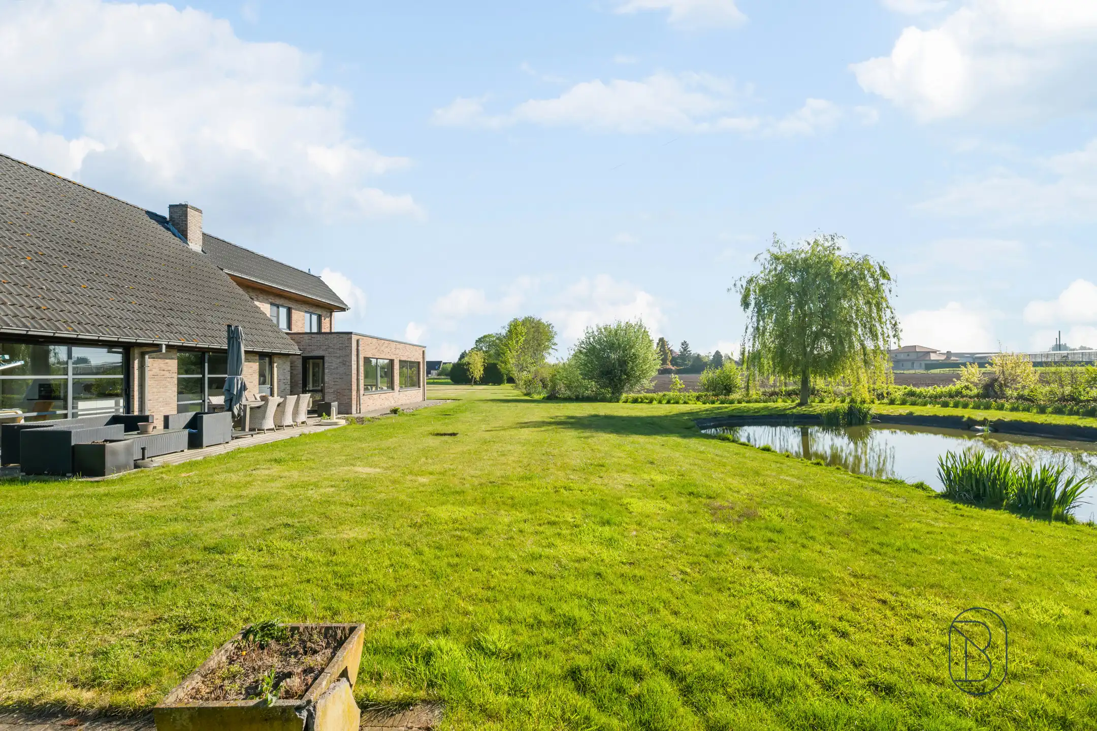 Prachtige eigendom met 2 wooneenheden op 6339m2!  foto 2