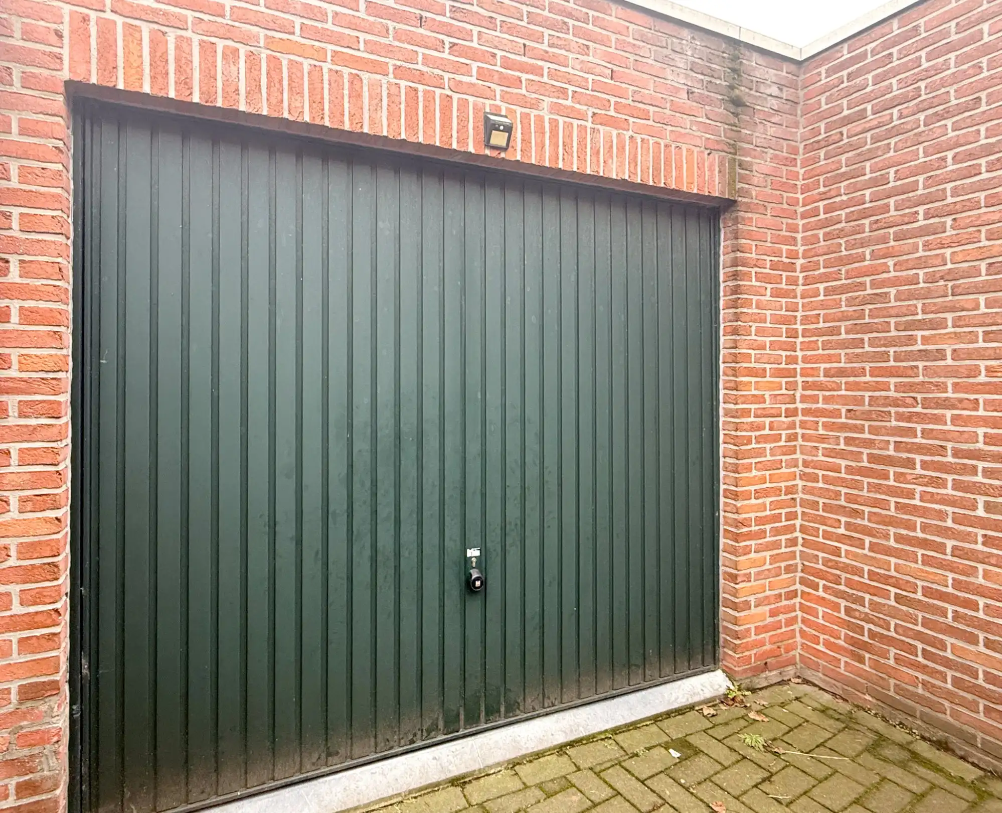 Lichtrijk appartement in centrum Beveren met twee slaapkamers, koertje en garage foto 13