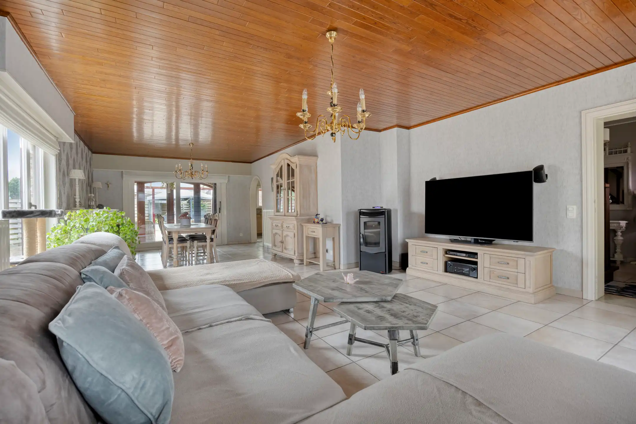 Instapklare vrijstaande woning op ruim perceel foto 4