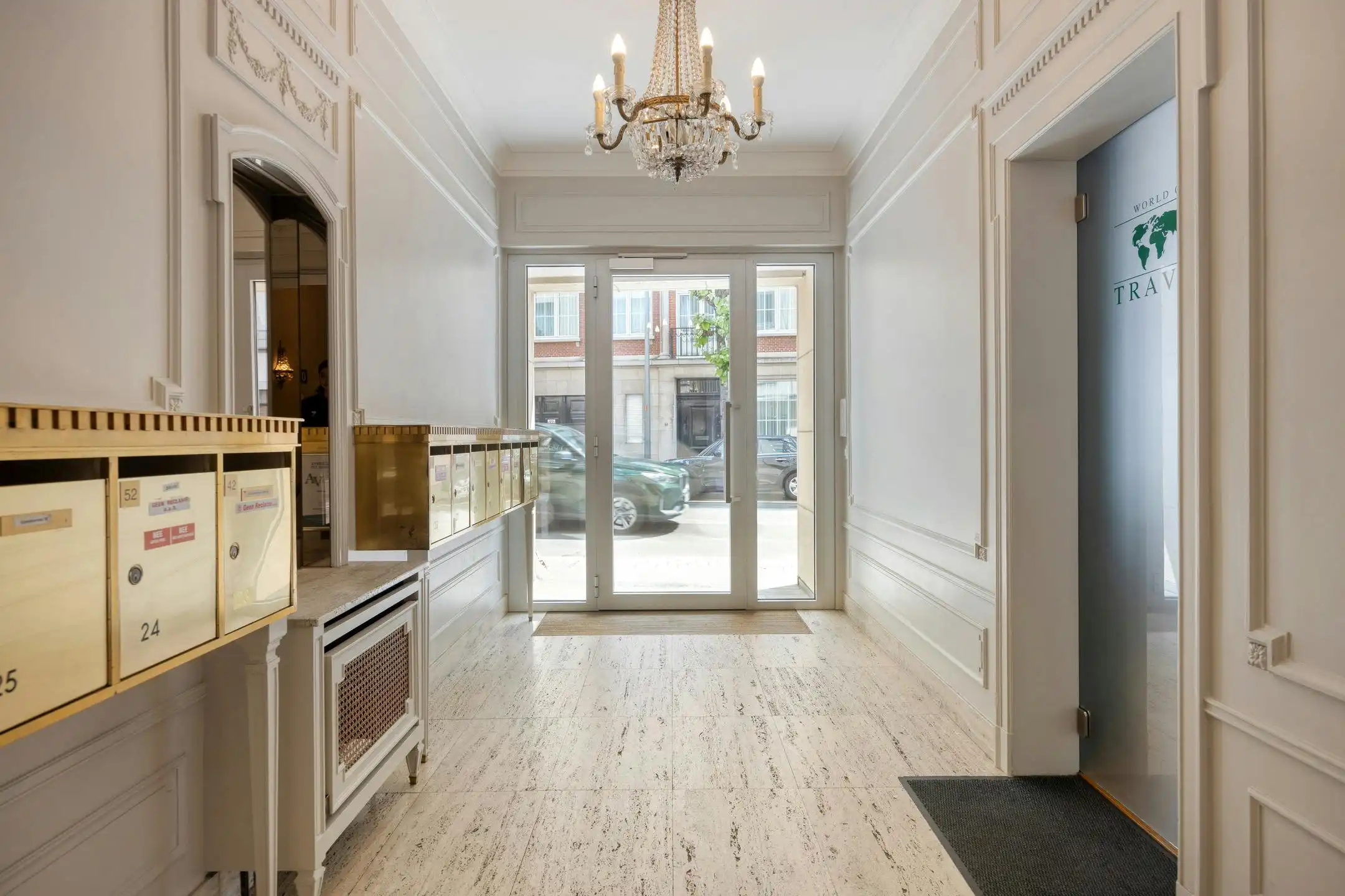 Karaktervol appartement (89m²) te koop in hartje Kortrijk foto 10