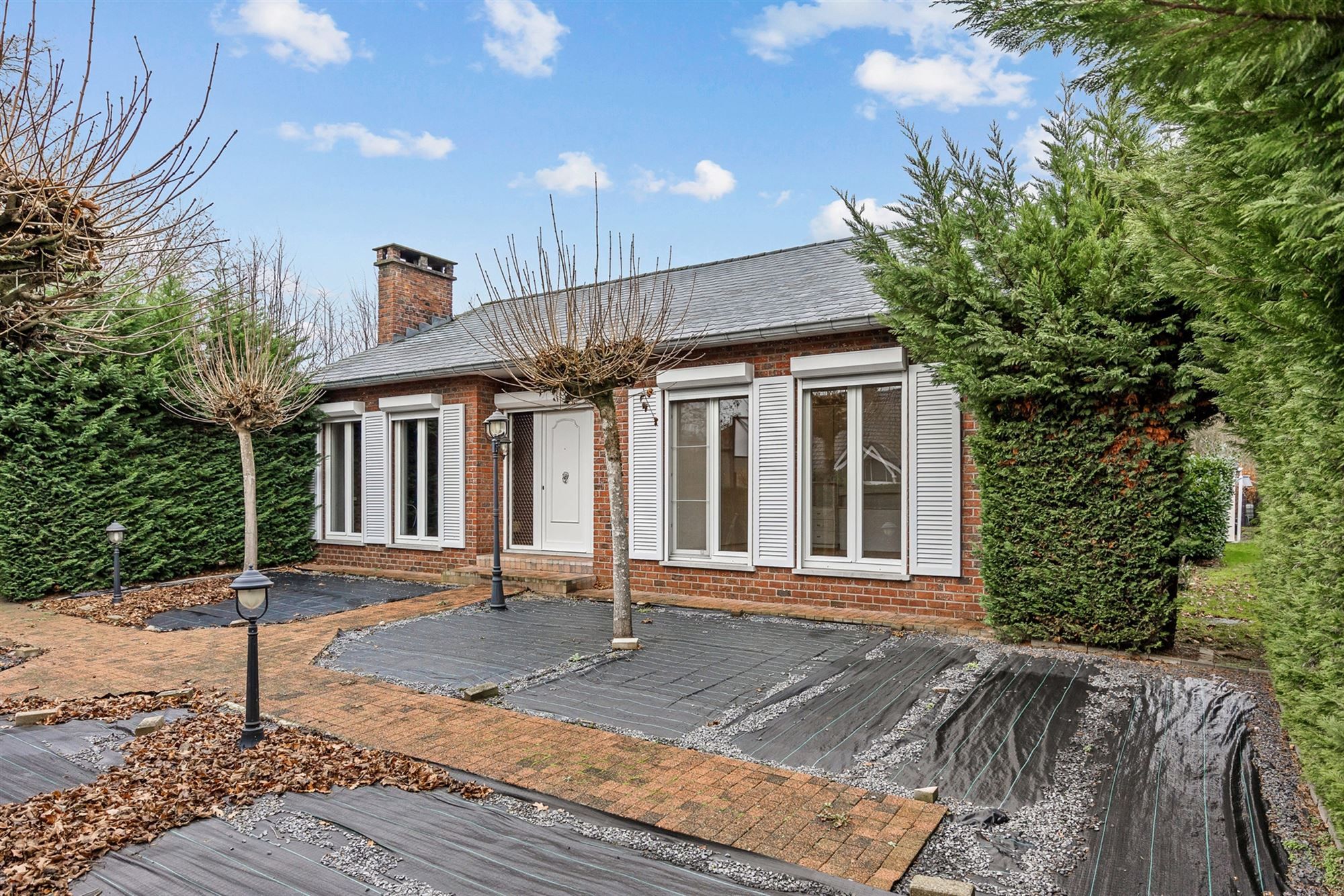 RUIME WONING MET 5 SLAAPKAMERS GELEGEN OP EEN PERCEEL VAN 10A68CA TE HEUSDEN-ZOLDER foto {{pictureIndex}}