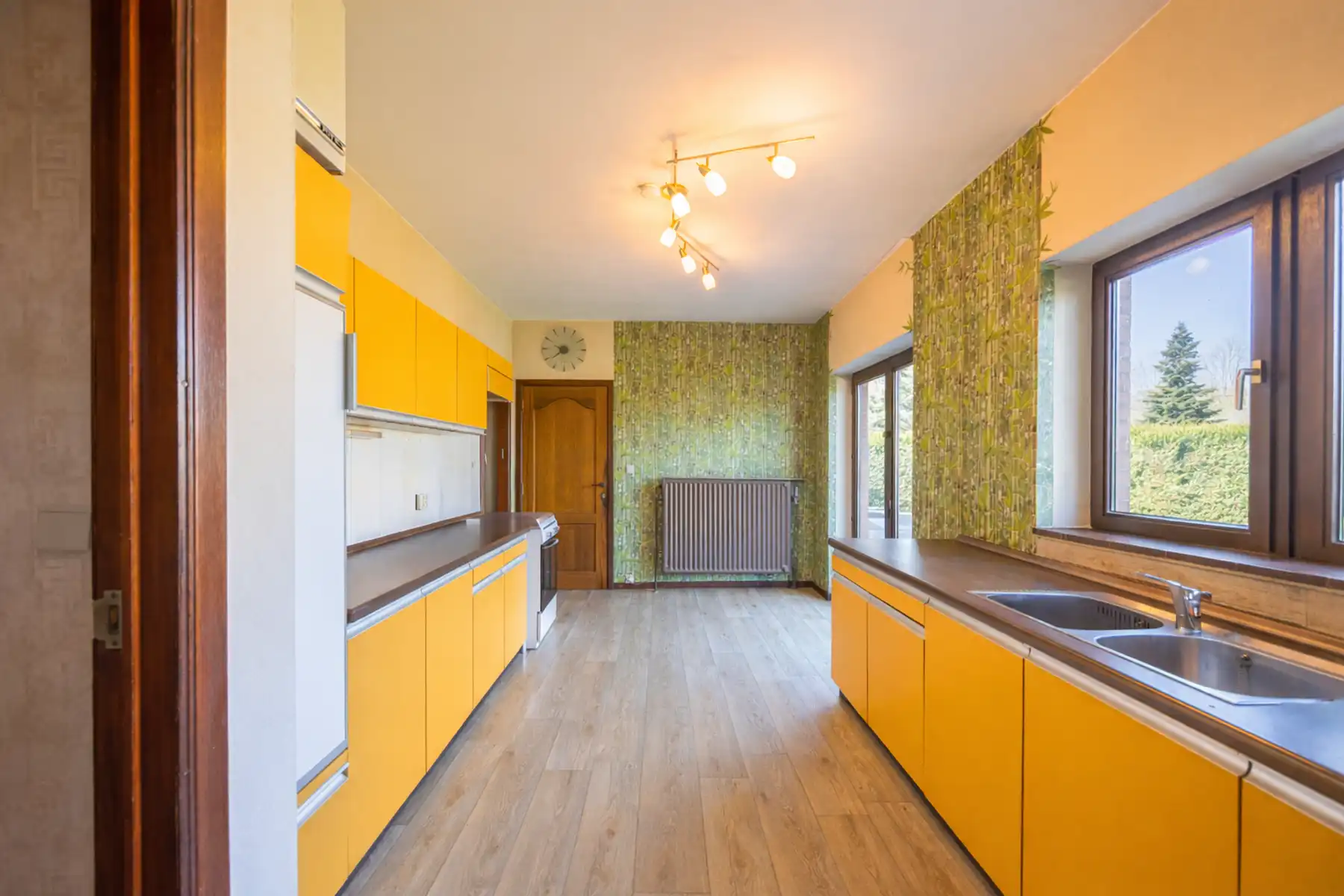 Prachtige woning in rustige wijk nabij groen gebied foto 8