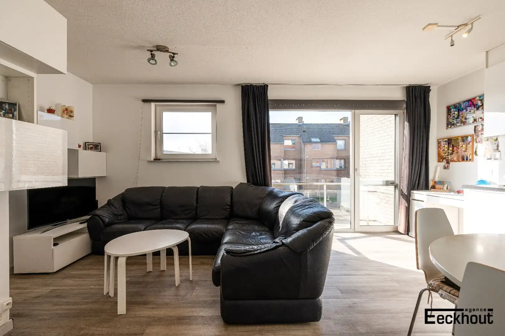 Instapklare woning met garage en tuin op enkele passen van het strand! foto 5