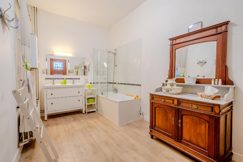 Centraal gelegen , vergunde vakantiewoning "Alice House" in Centrum Ieper met zicht op de kathedraal! foto 14