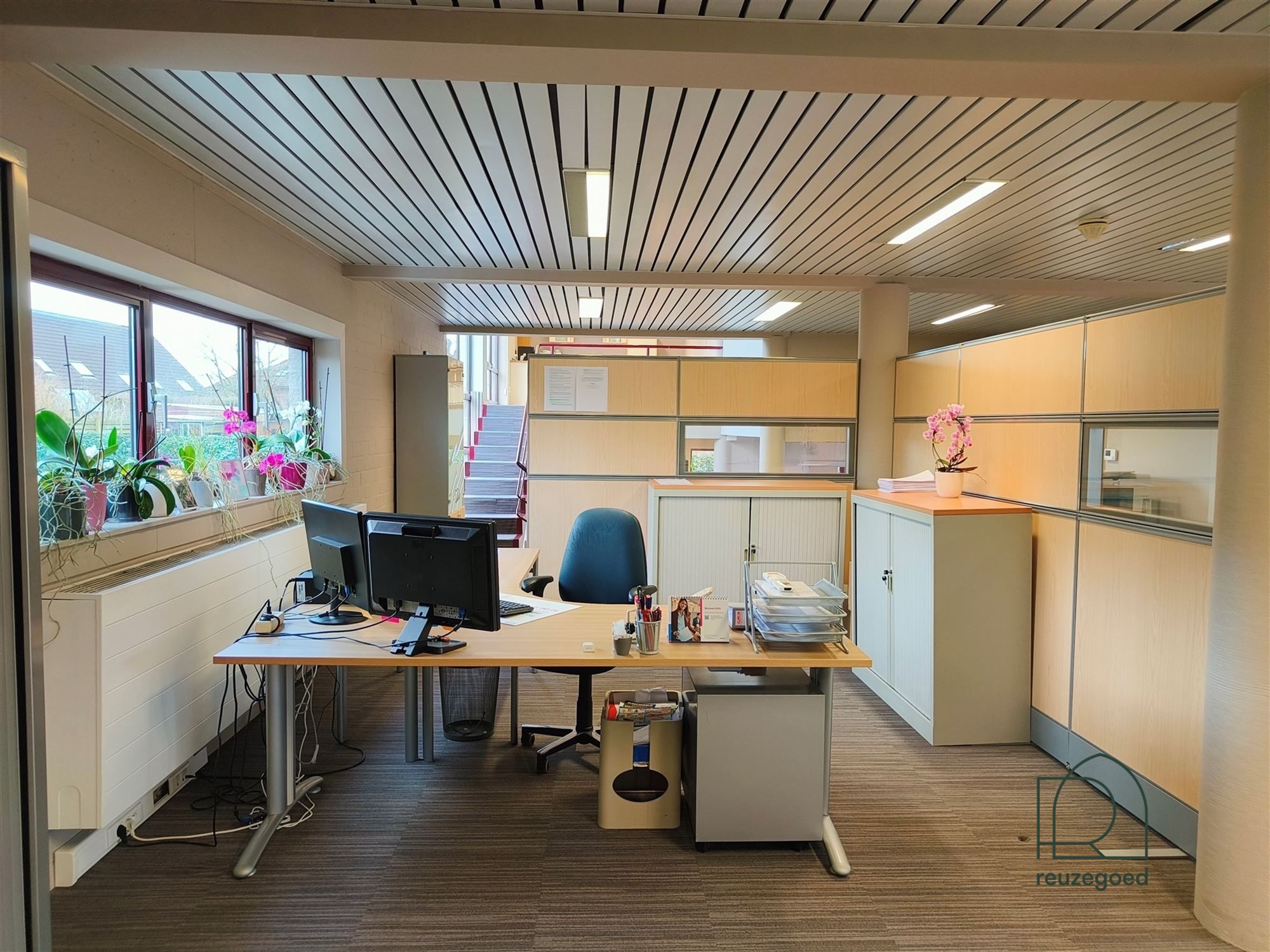 Ruim en lichtrijk kantoor met 5 parkeerplaatsen ideaal voor een groeiende start-up! foto 9