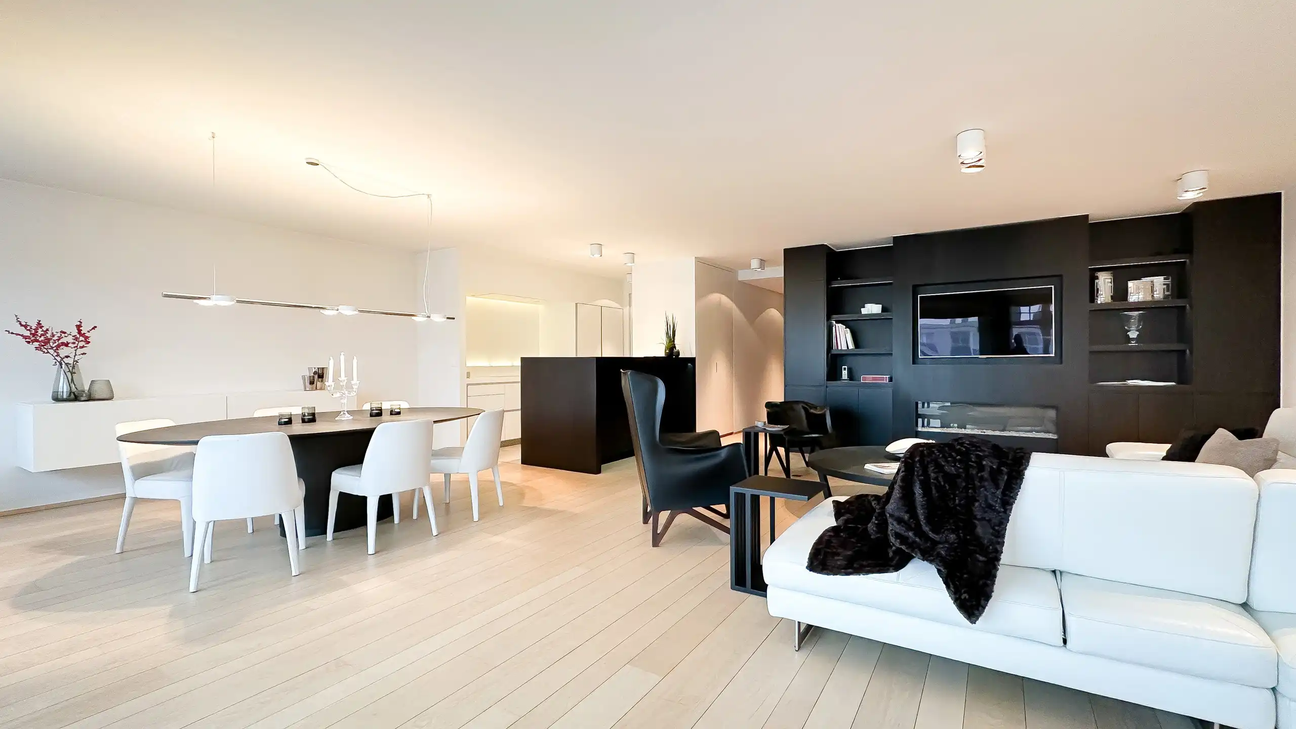 Uitzonderlijk appartement in de iconische residentie Carlton foto 5