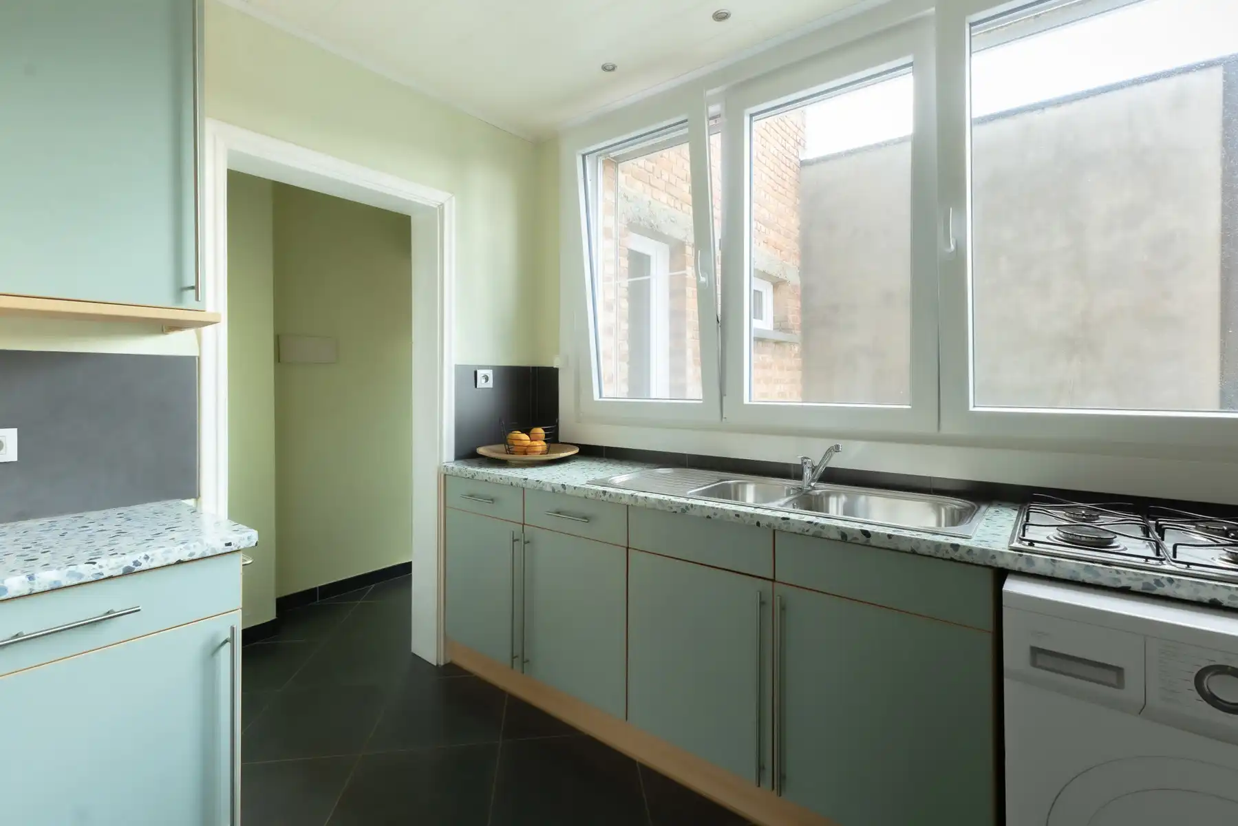 Appartement te koop in Merksem – 2 slaapkamers – lage kosten foto 5