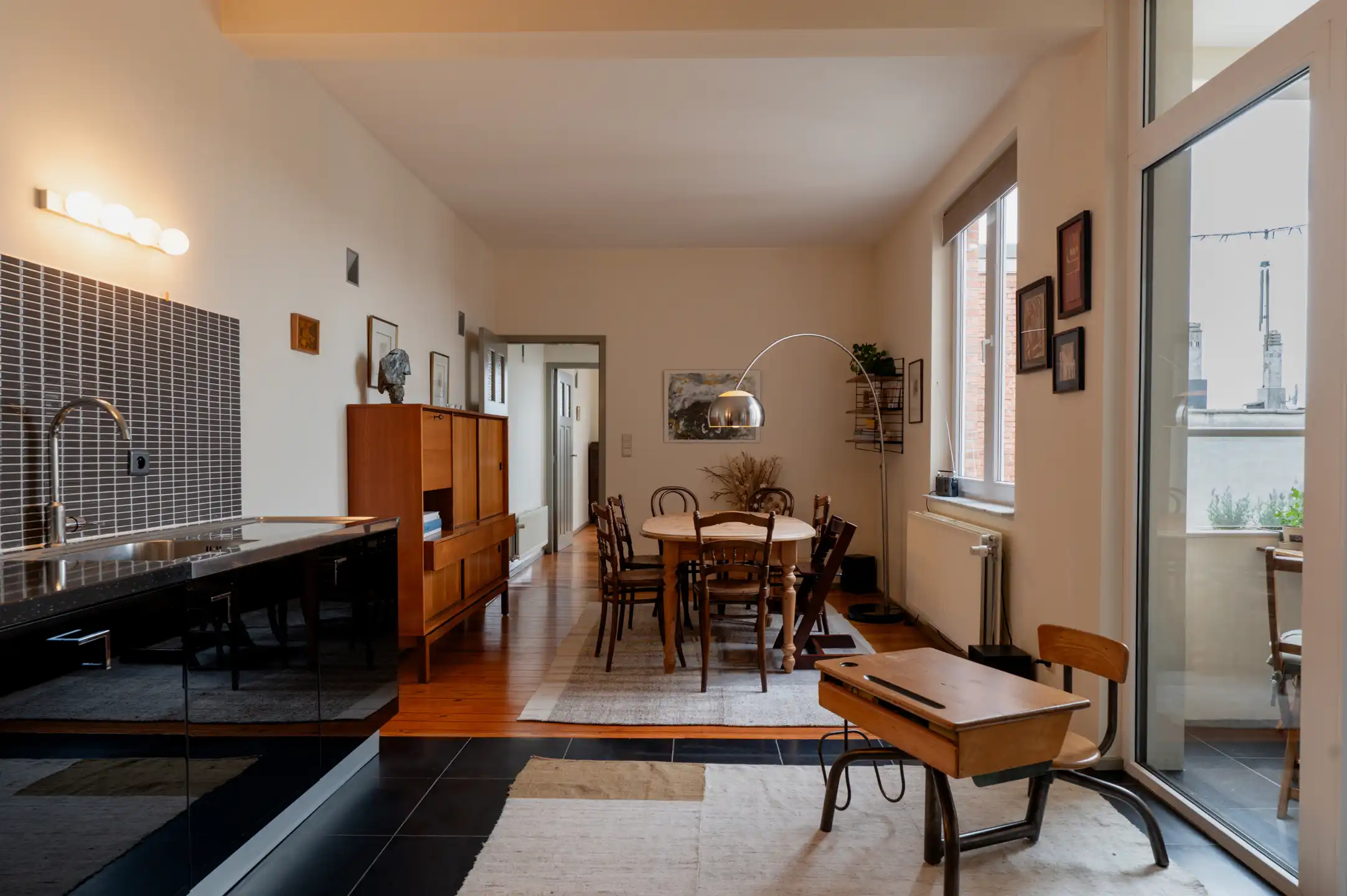 Charmant lichtrijk appartement met terras foto 5