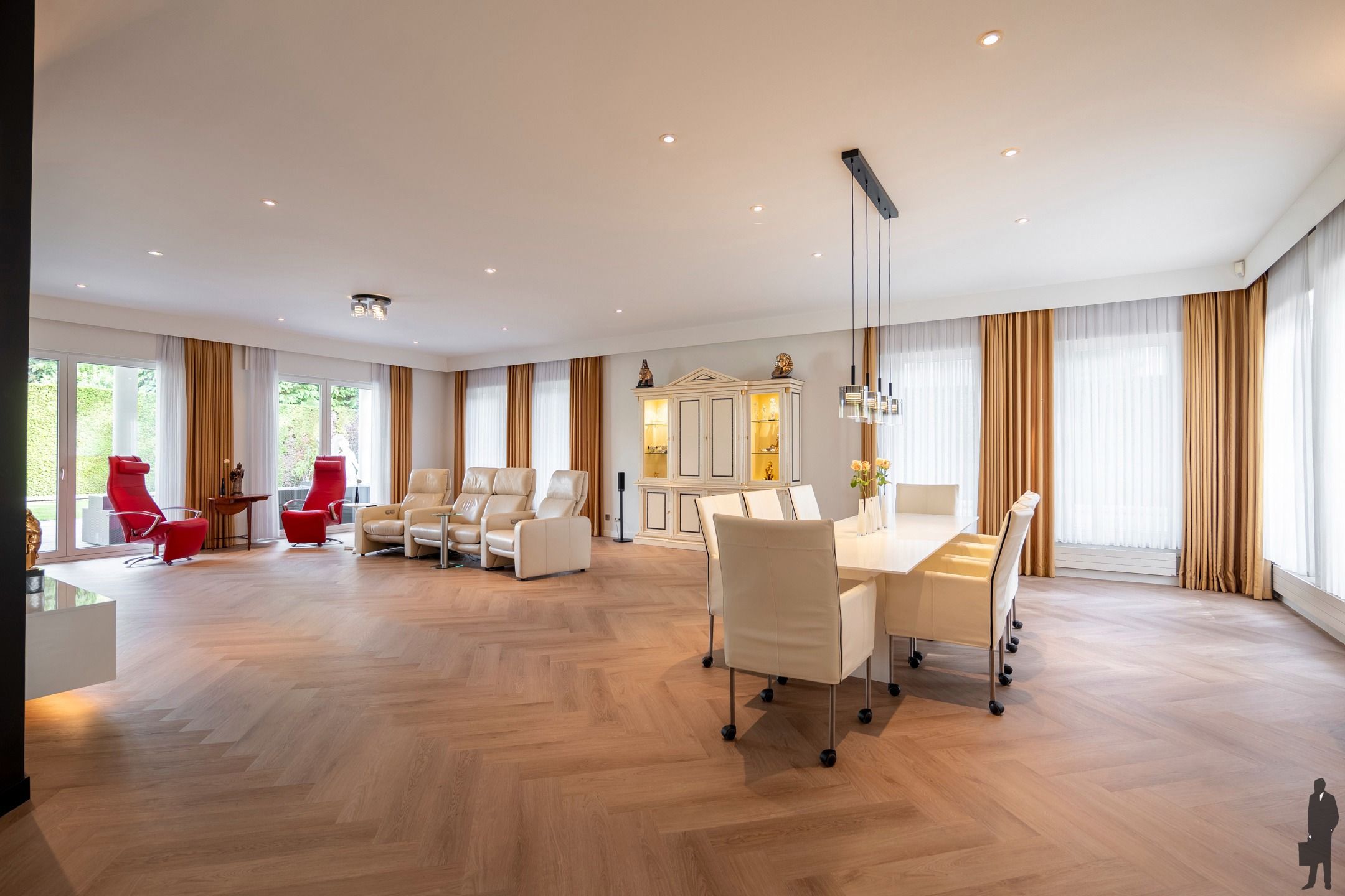 Tijdloze, volledig gerenoveerde villa 'Arendsnest' te Achel foto 11