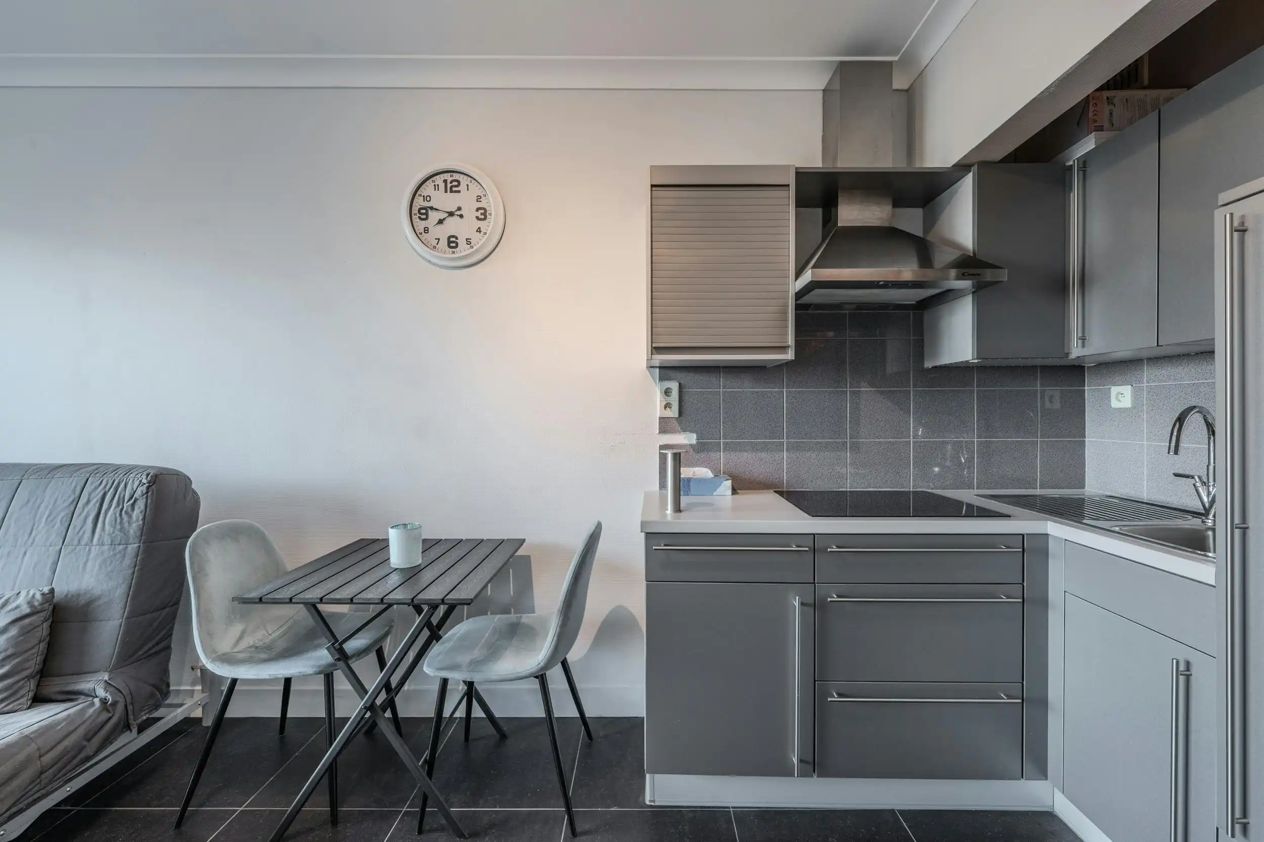 Instapklare studio met terras en zeezicht te Westende! foto 8