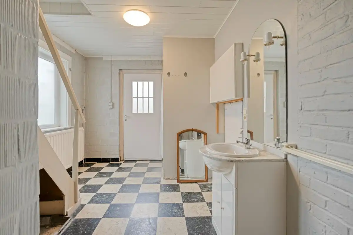 Op te frissen gelijkvloerse woning met 1 slaapkamer en garage! foto 9
