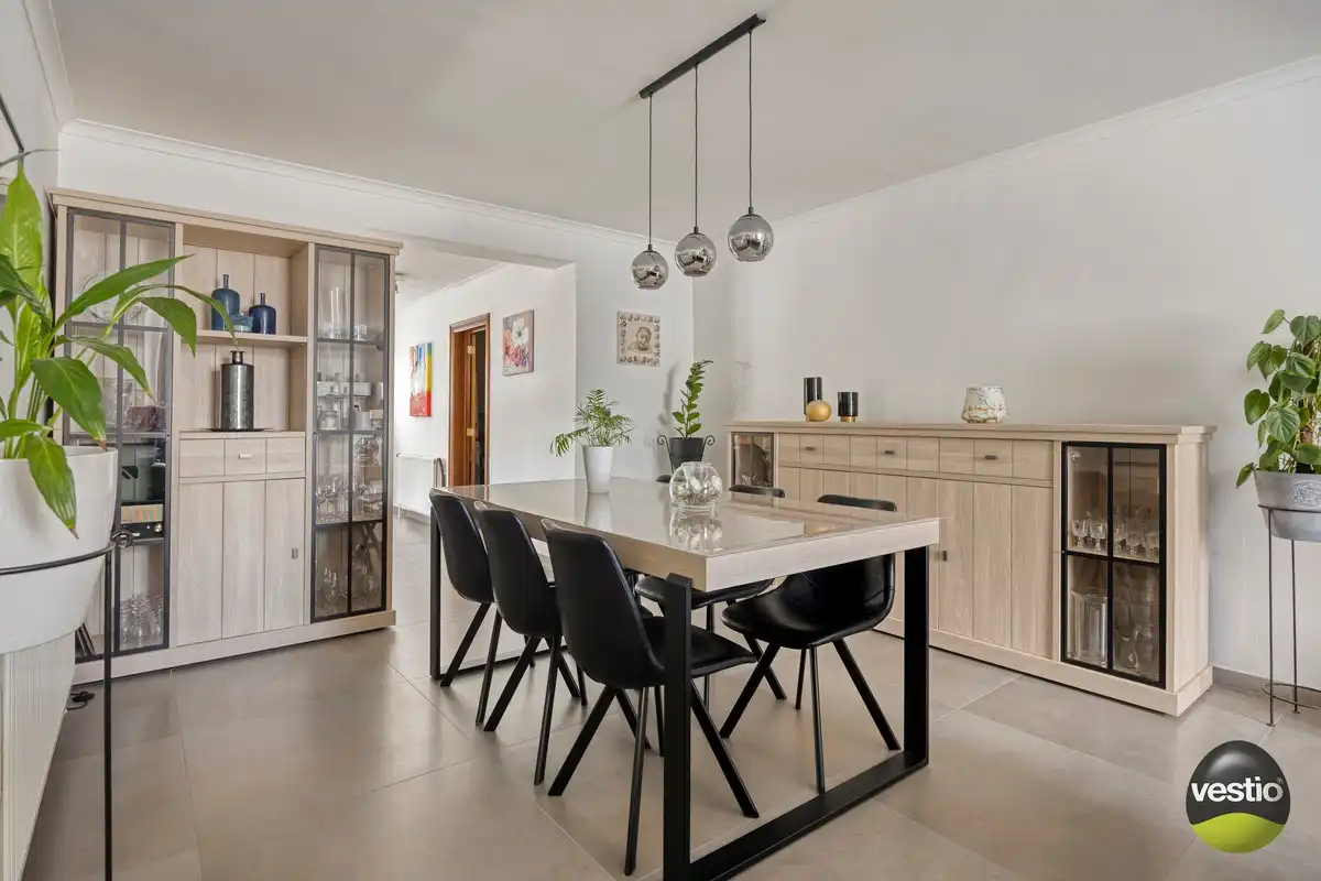 Schitterend gelegen woning met 4 slaapkamers, tuin en garagebox. foto 6