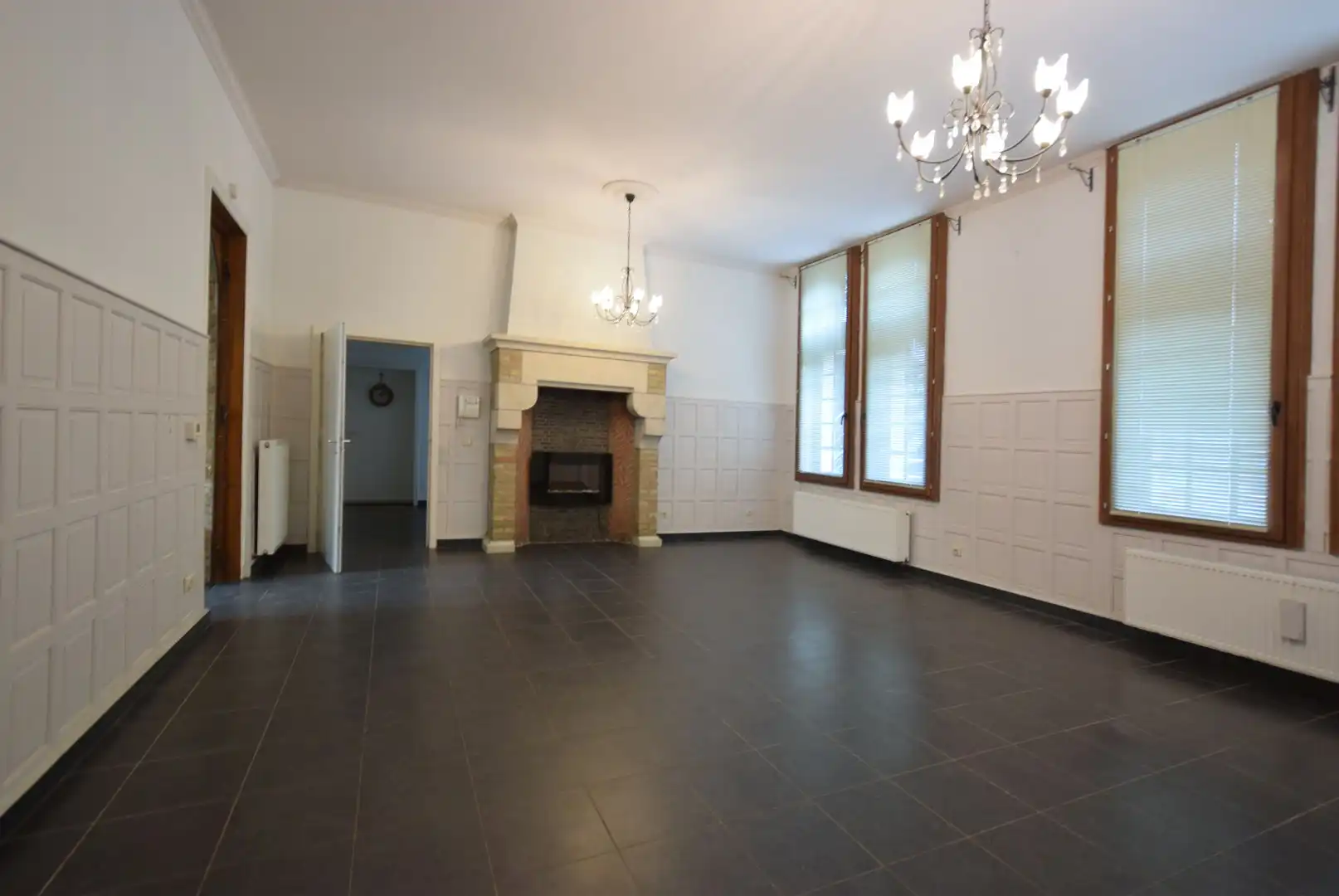 Charmant gelijkvloers appartement met tuin en parkeerplaats in hartje Ieper foto 4